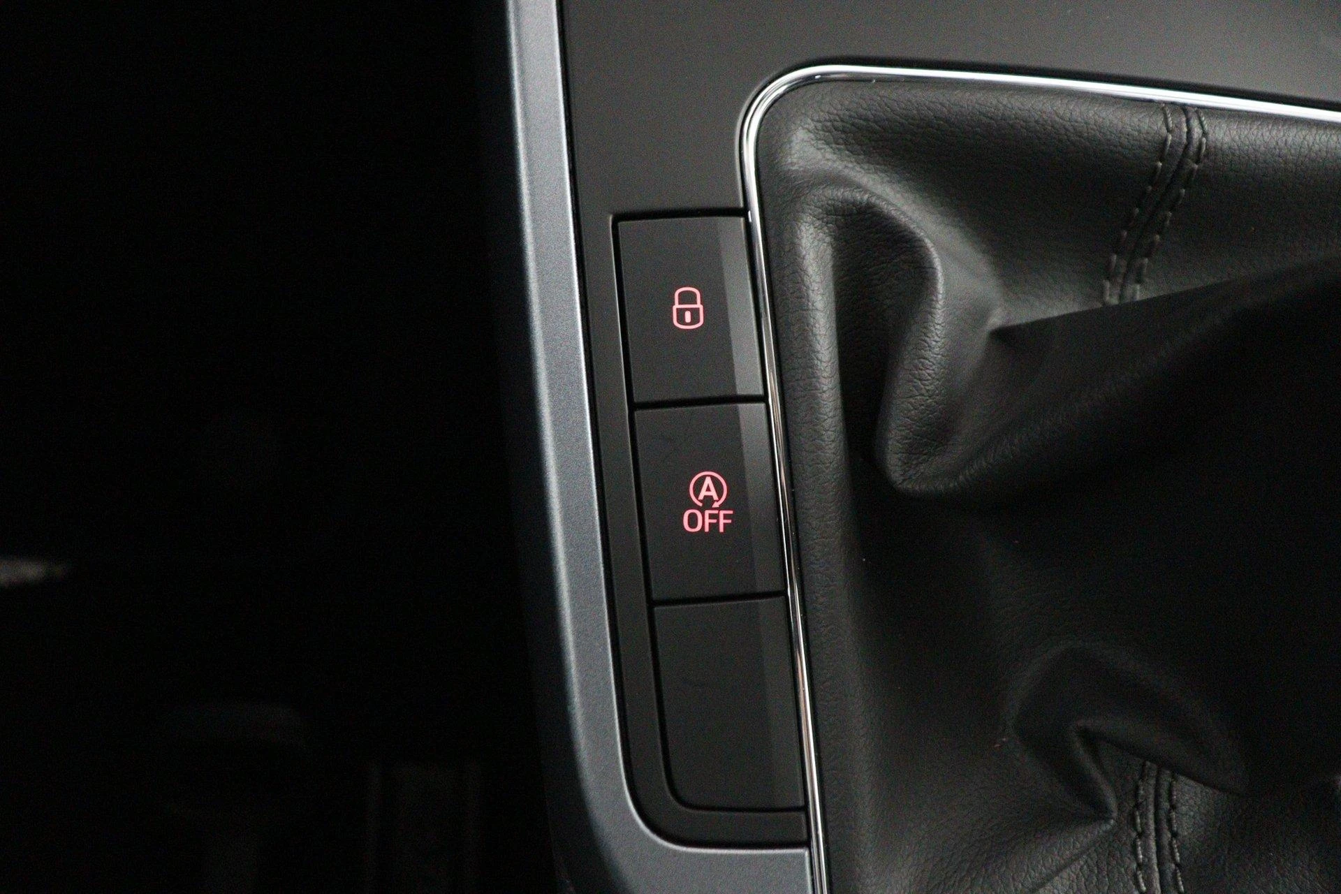 SEAT-Arona-image-49