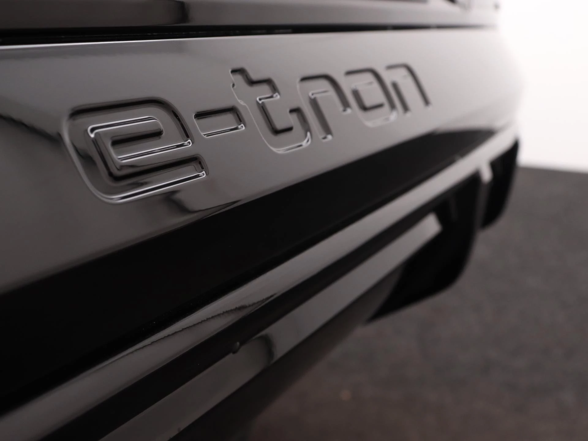 Audi-Q8 e-tron-image-21