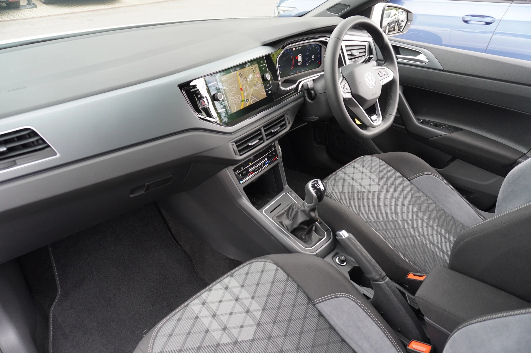 Volkswagen-Polo-image-1