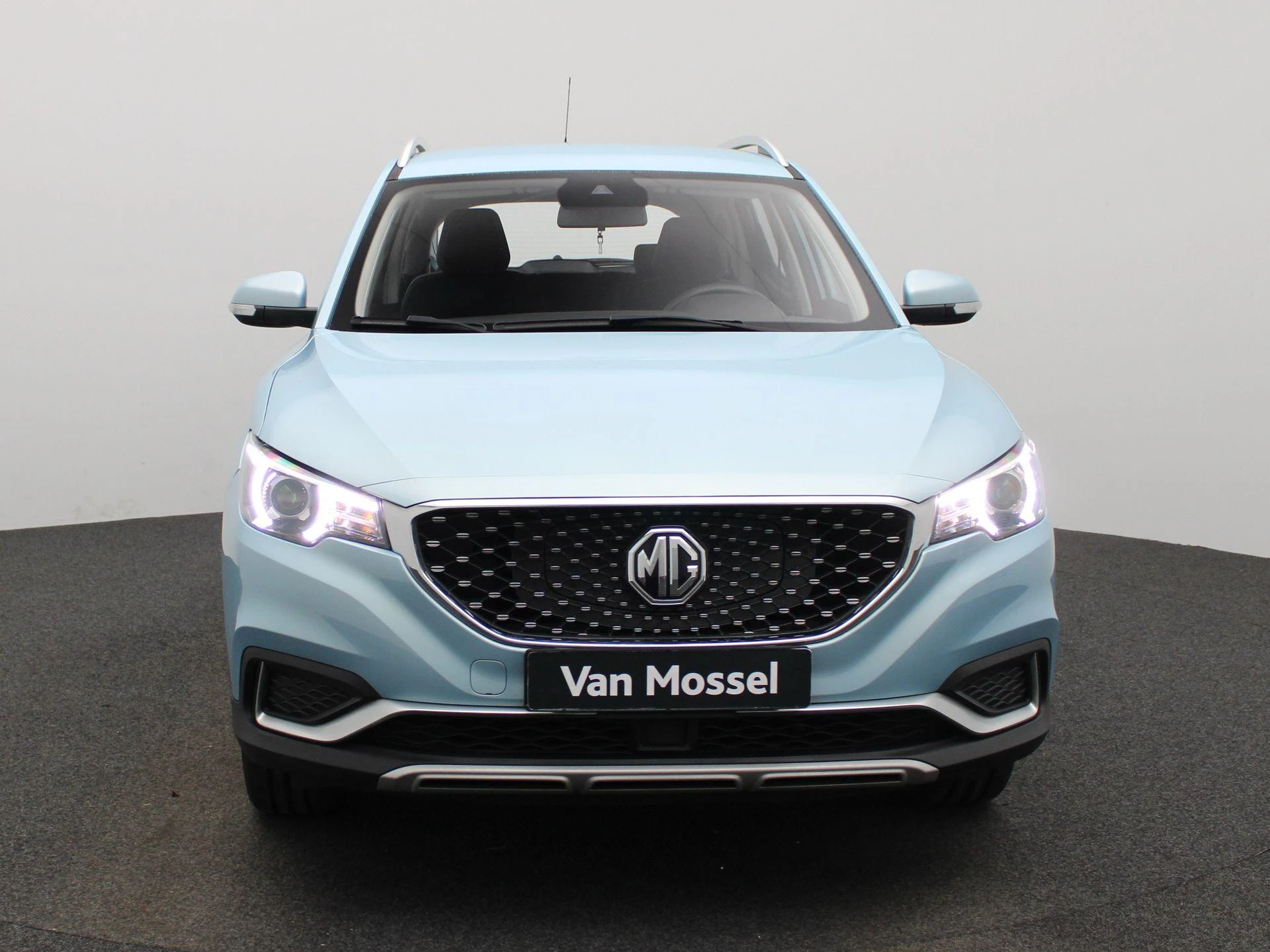 MG-ZS EV-image-2