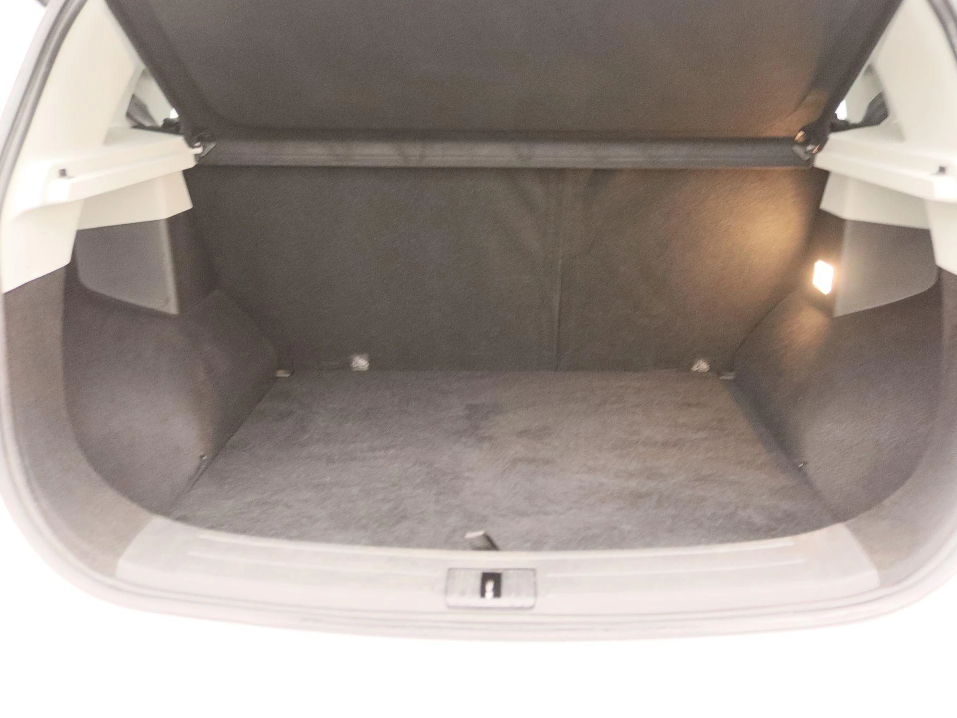 MG-ZS EV-image-14