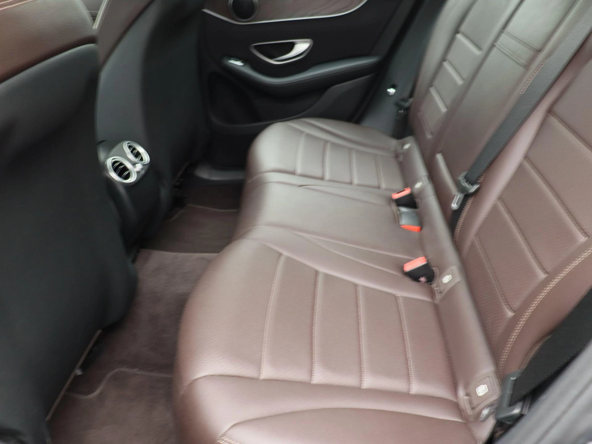 Mercedes-Benz GLC 250 4MATIC + LED + LEDER + CAMERA + TREKHAAK +