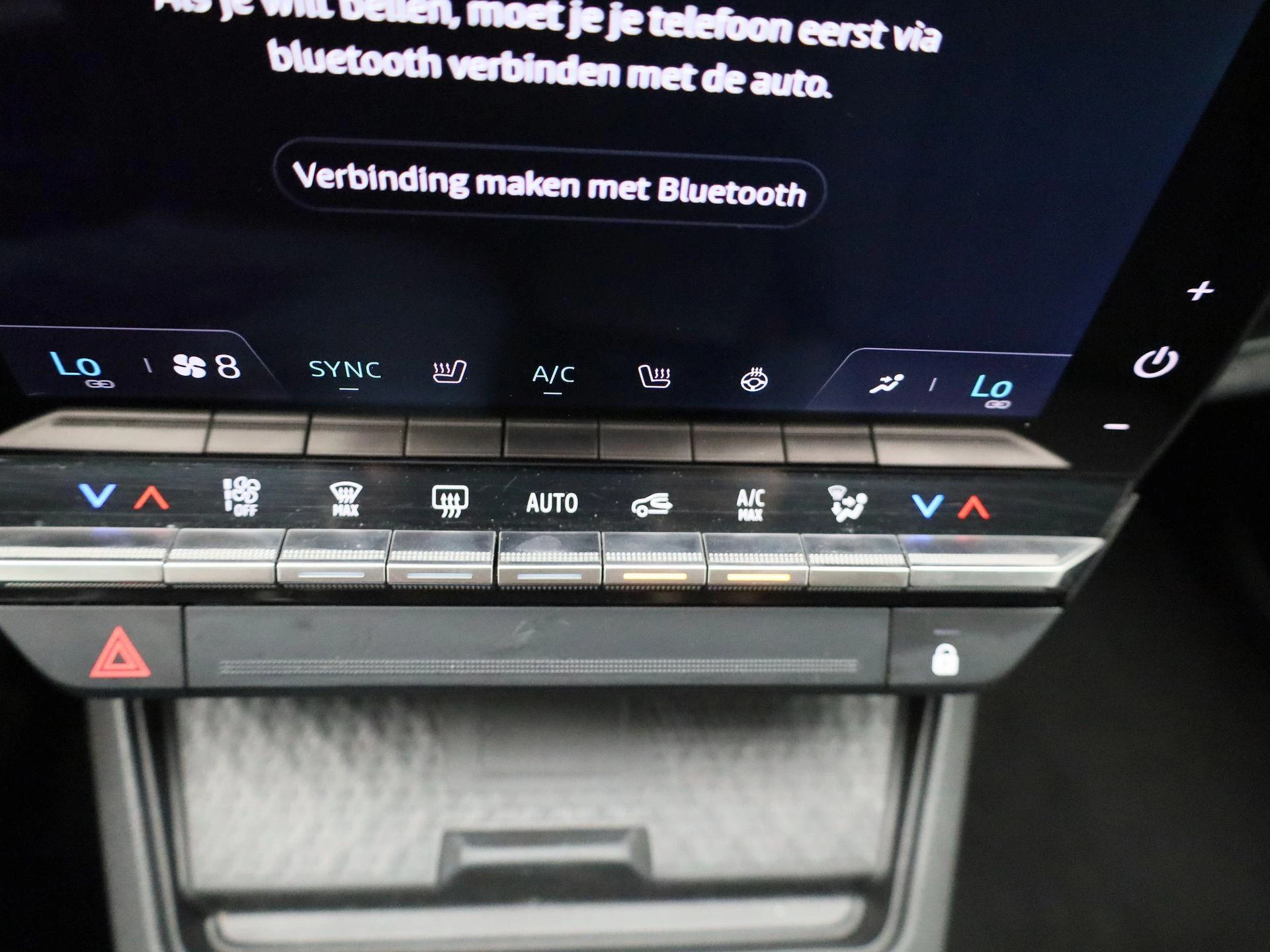 Renault-Megane E-Tech-image-23