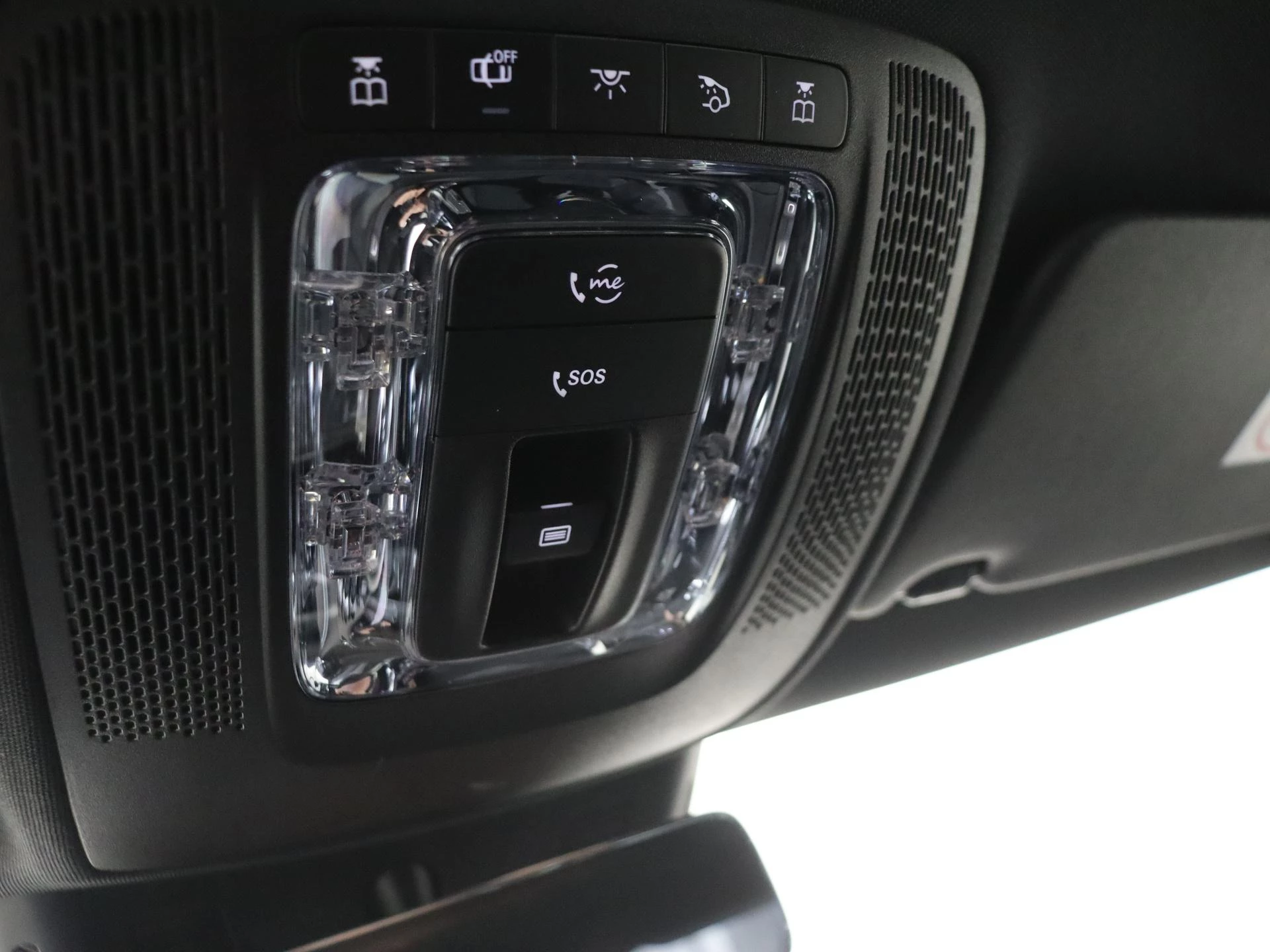 Mercedes-Benz-CLA-image-23