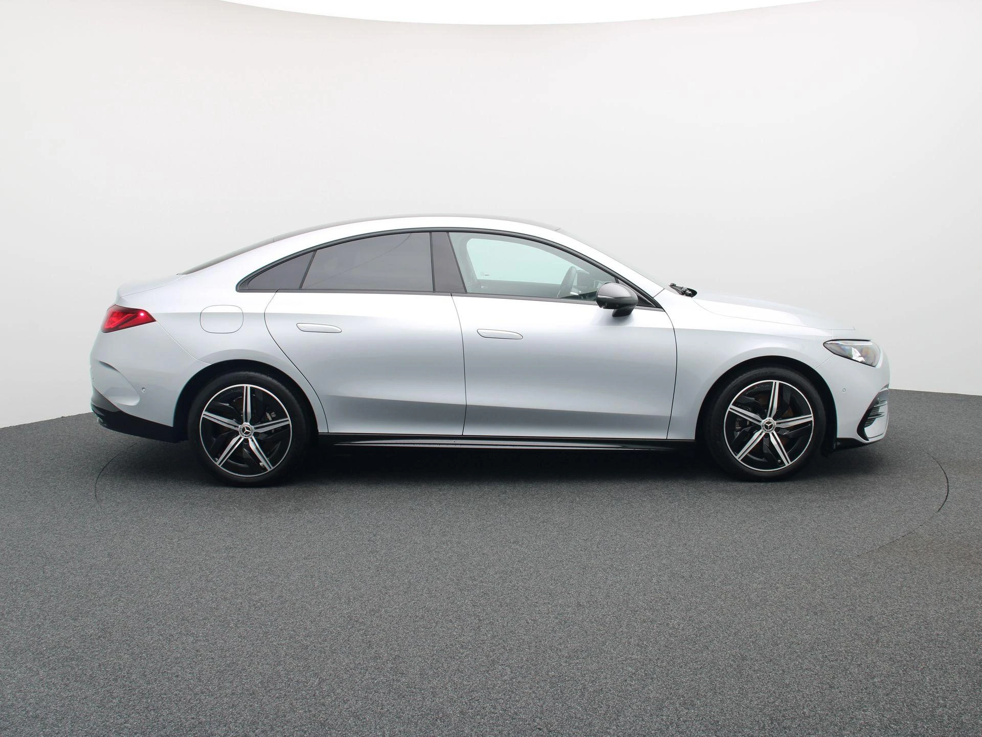 Mercedes-Benz-CLA-image-5