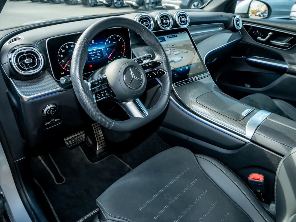 Mercedes-Benz-GLC 300 d-image-8