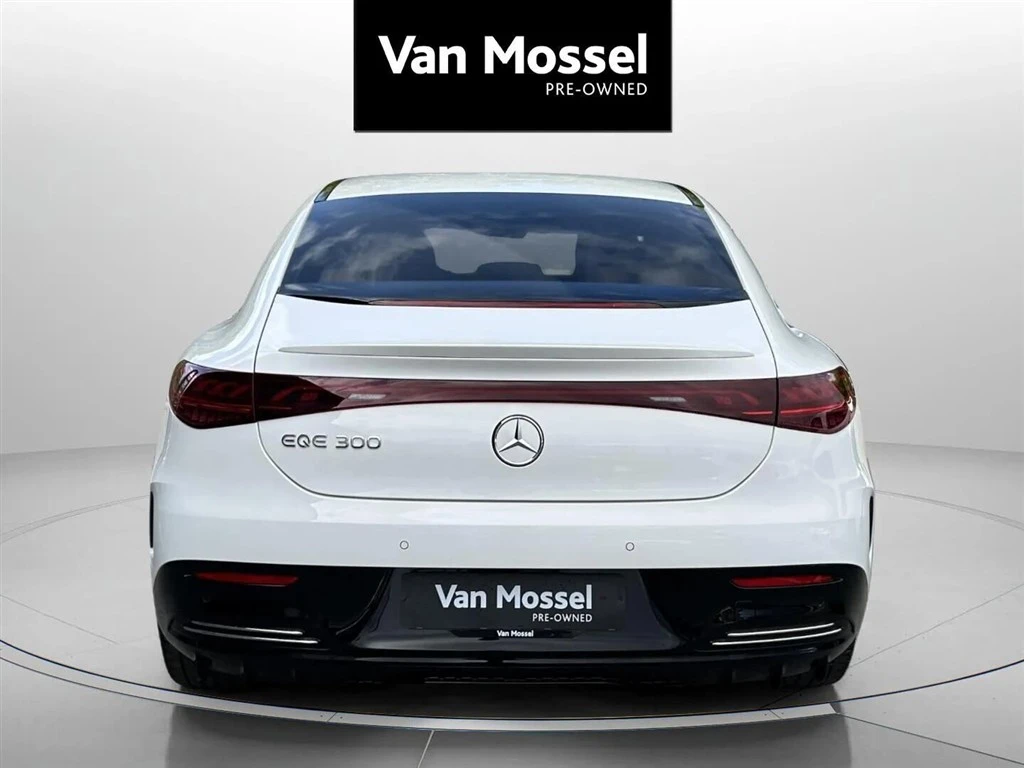 Mercedes-Benz-EQE-image-5