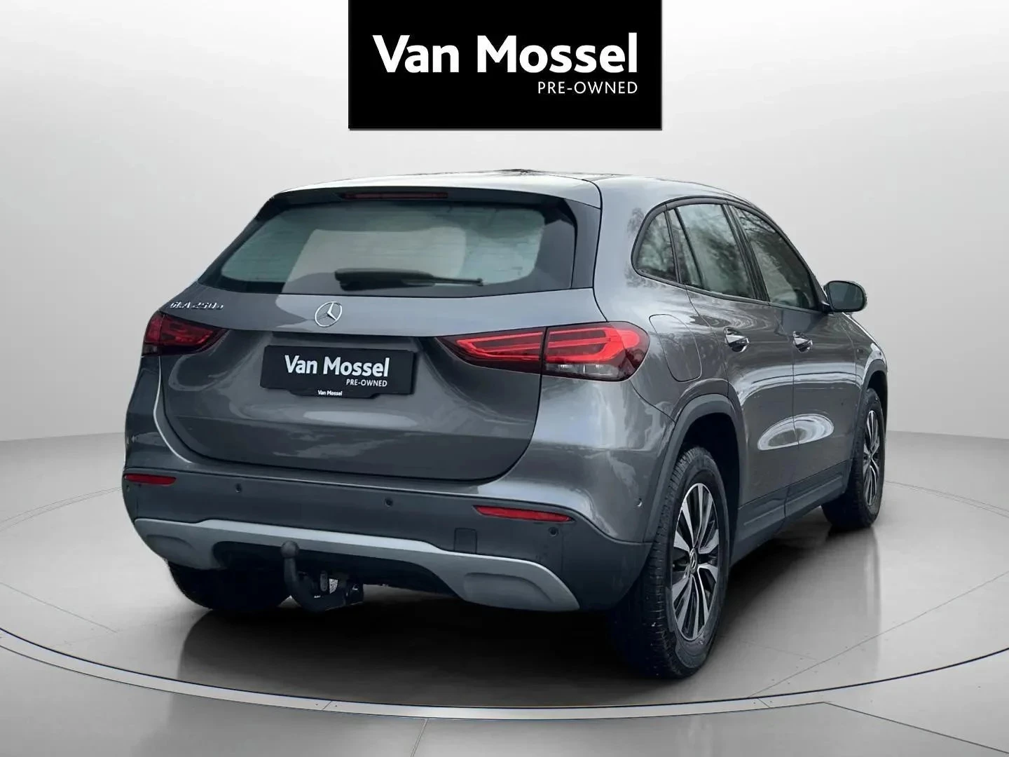 Mercedes-Benz-GLA-image-4