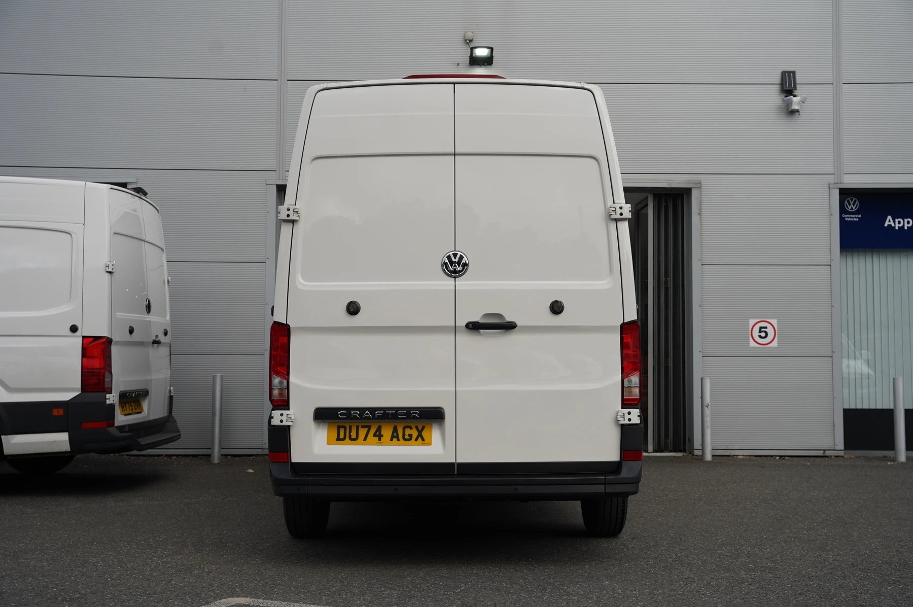 Volkswagen-Crafter-image-12