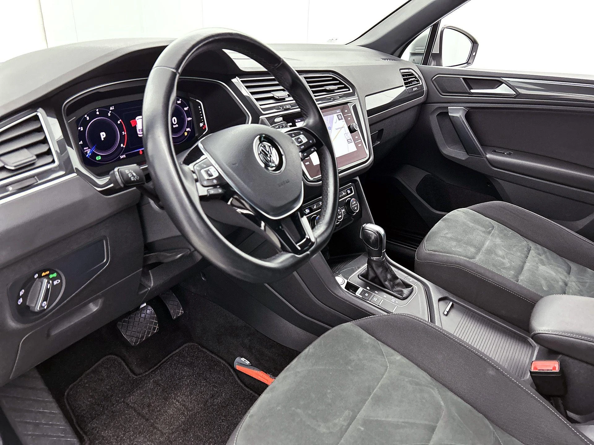Volkswagen-Tiguan-image-20