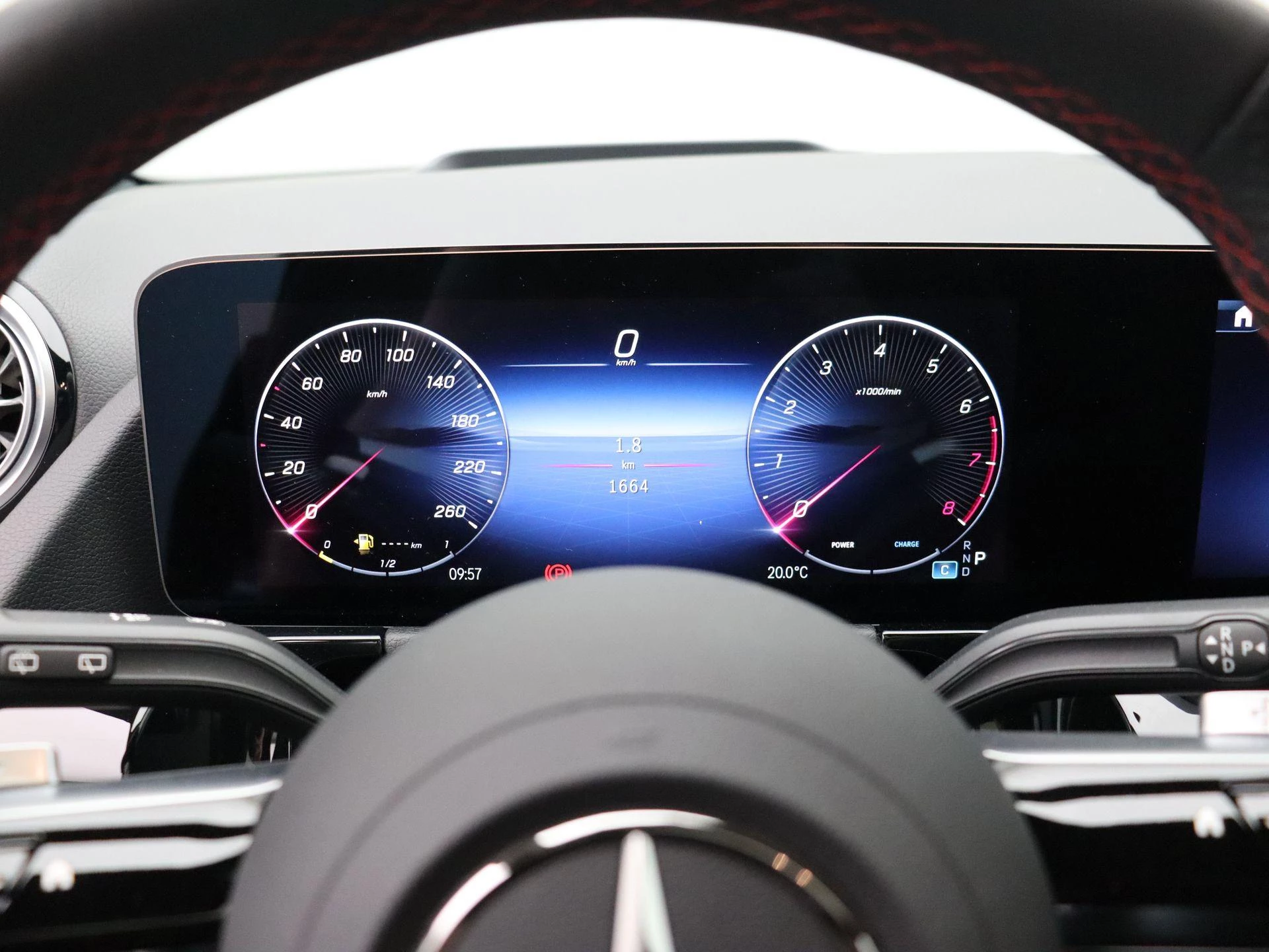 Mercedes-Benz B-Klasse 220 4MATIC AMG Line + PREMIUM PLUS PACK + CARPLAY + PANO +