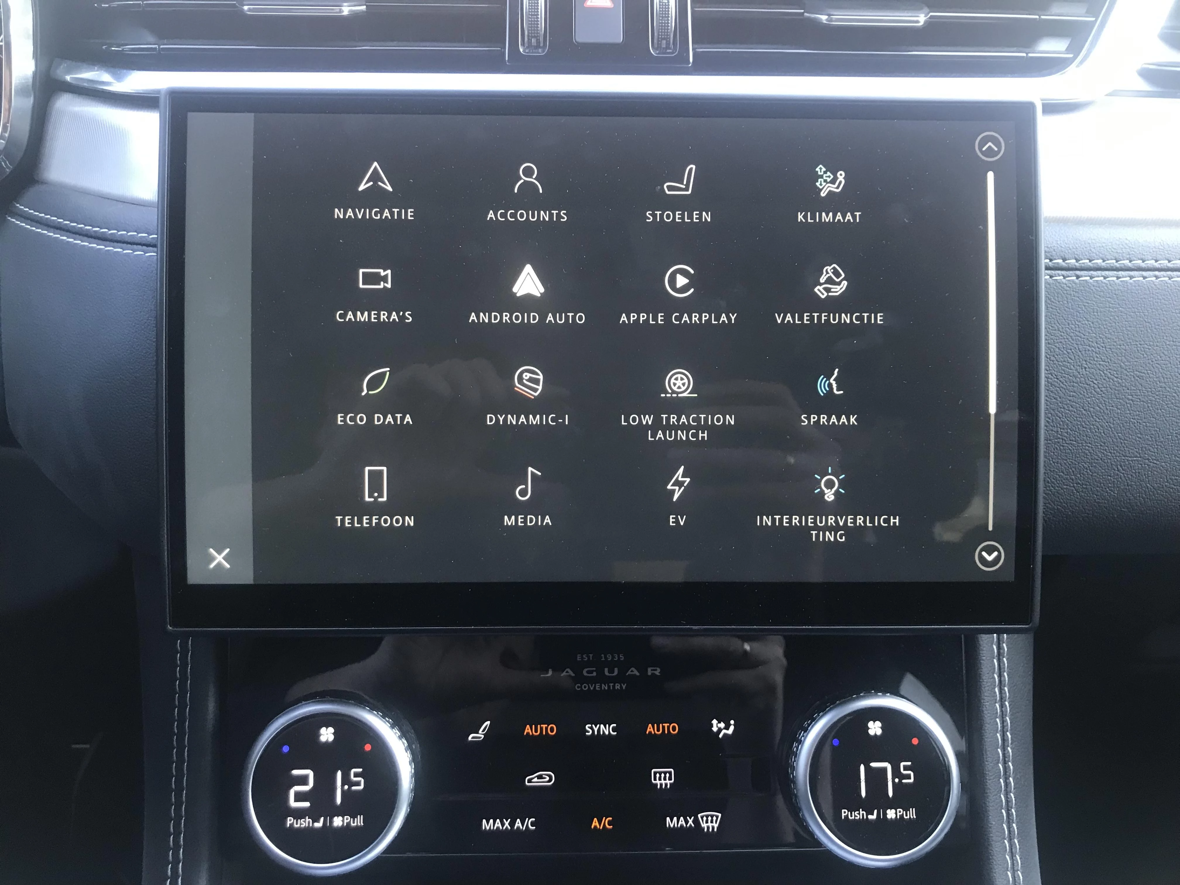 Jaguar-F-PACE-image-18