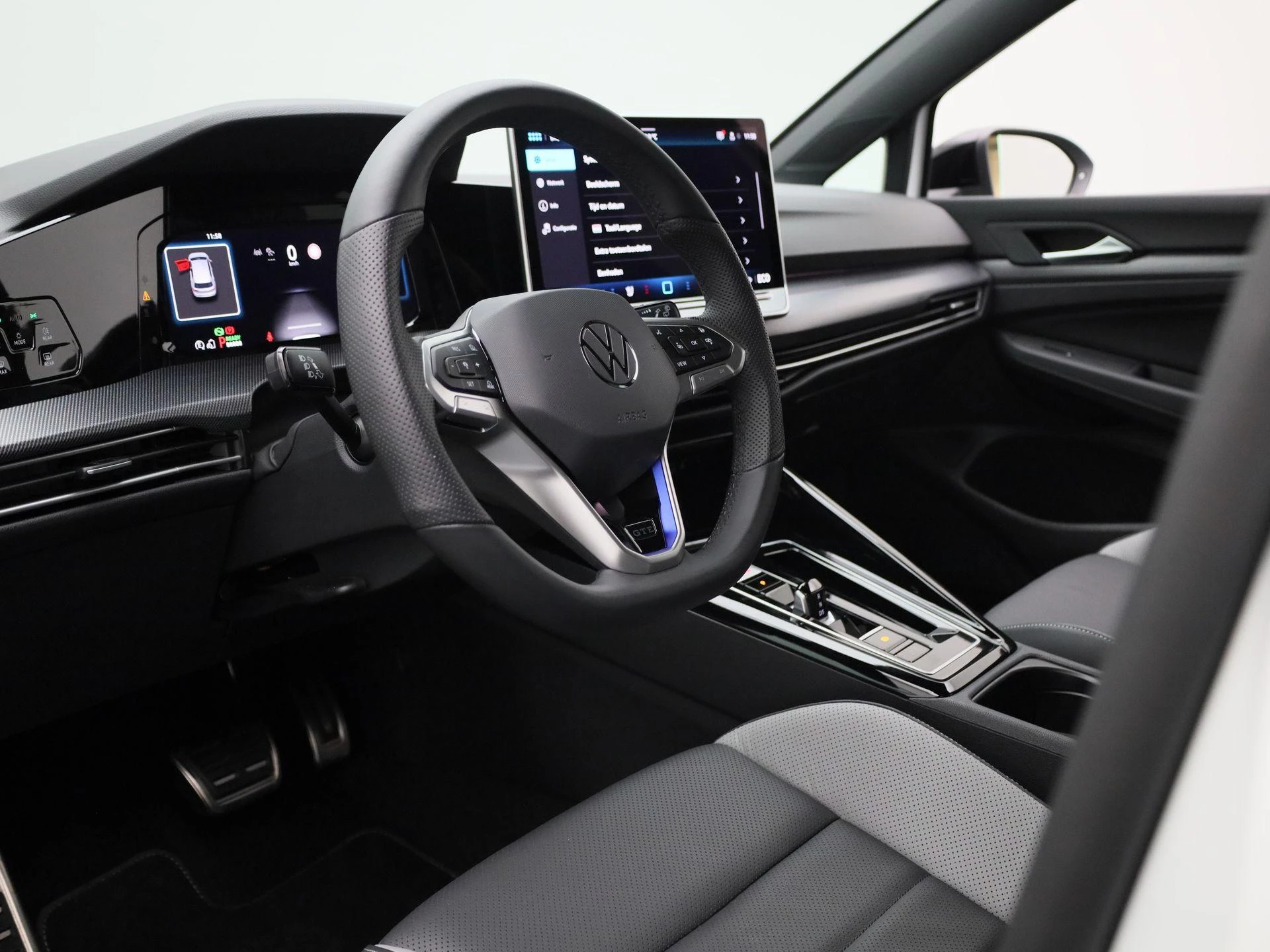 Volkswagen-Golf-image-14