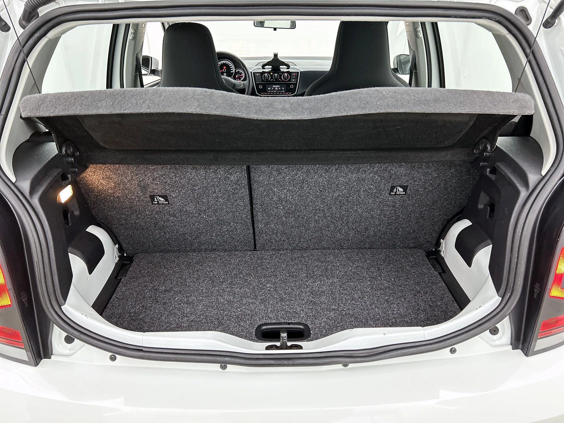 Volkswagen-up!-image-18