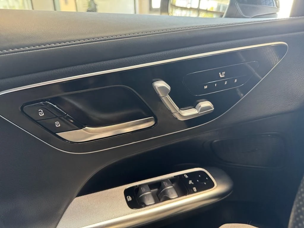 Mercedes-Benz-GLC 300 d-image-8