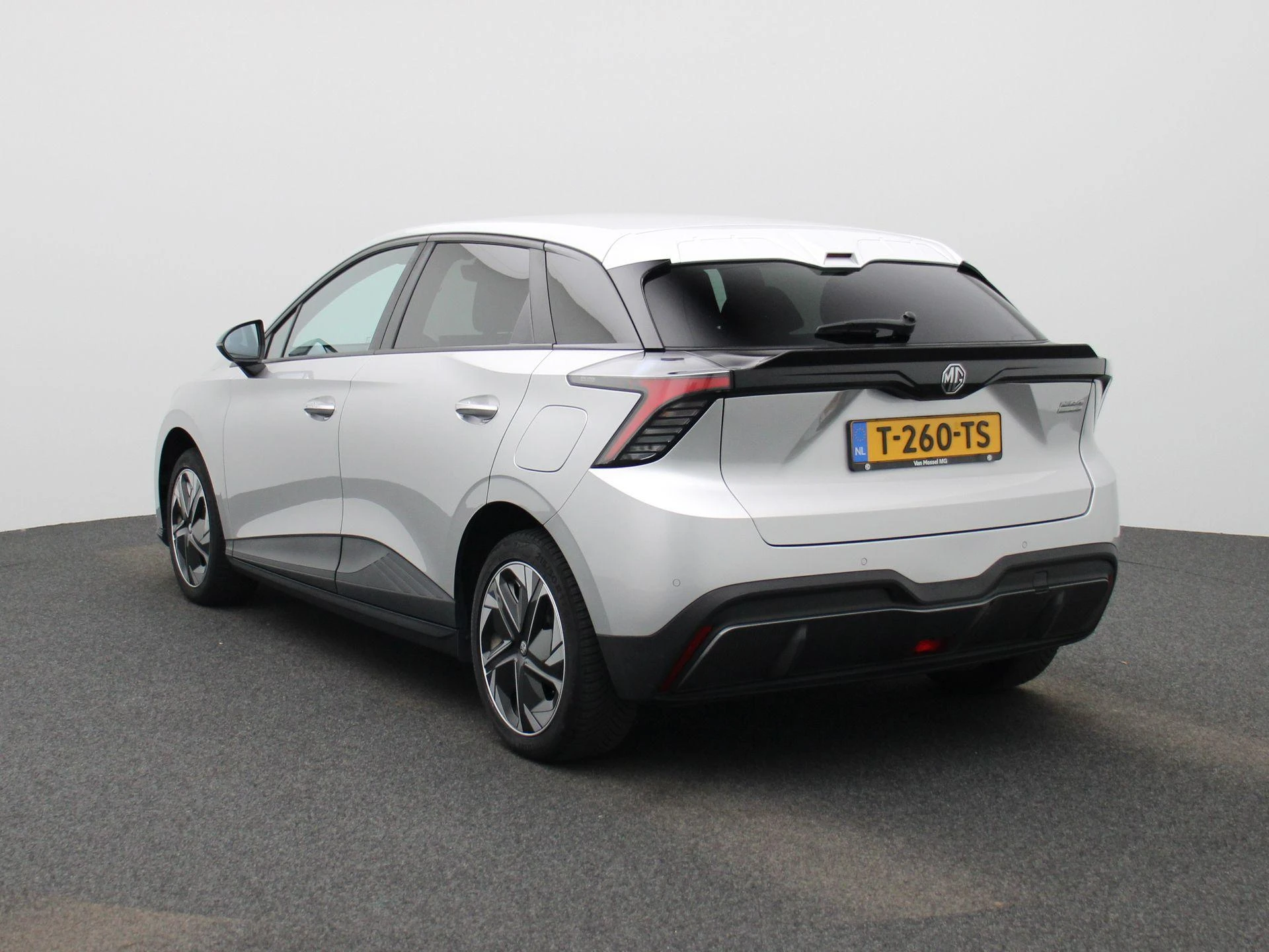 MG-MG4 EV-image-1