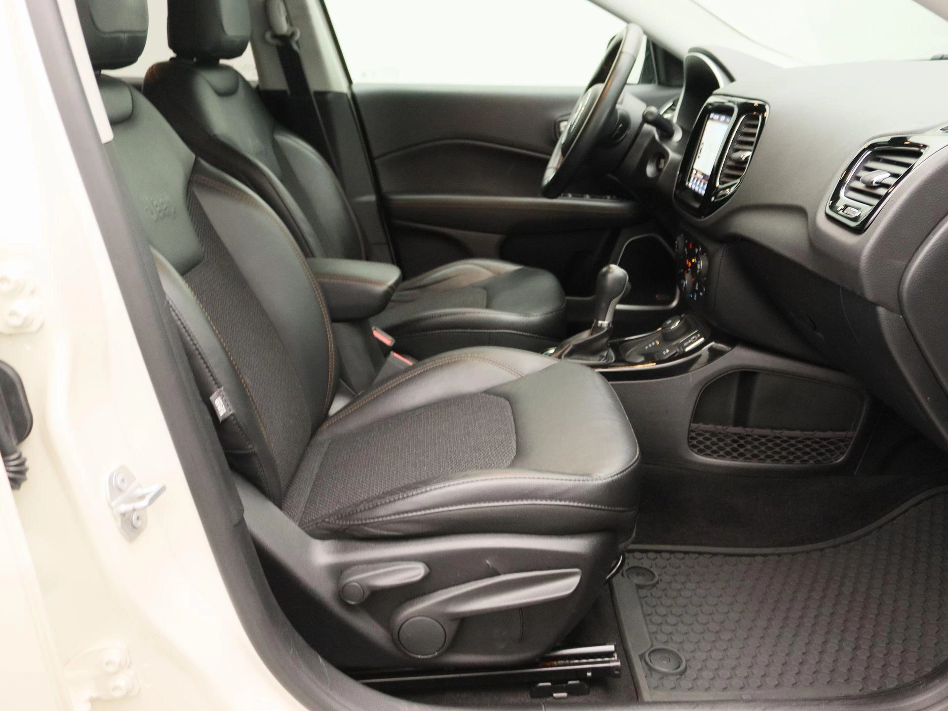Jeep-Compass-image-22