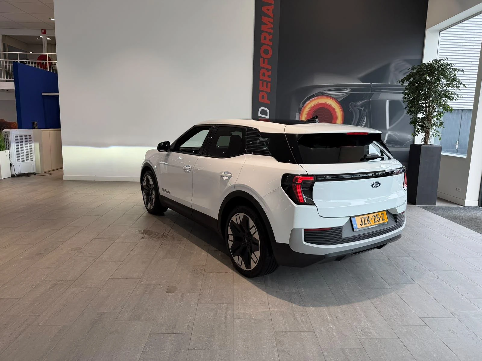 Ford-Explorer-image-3
