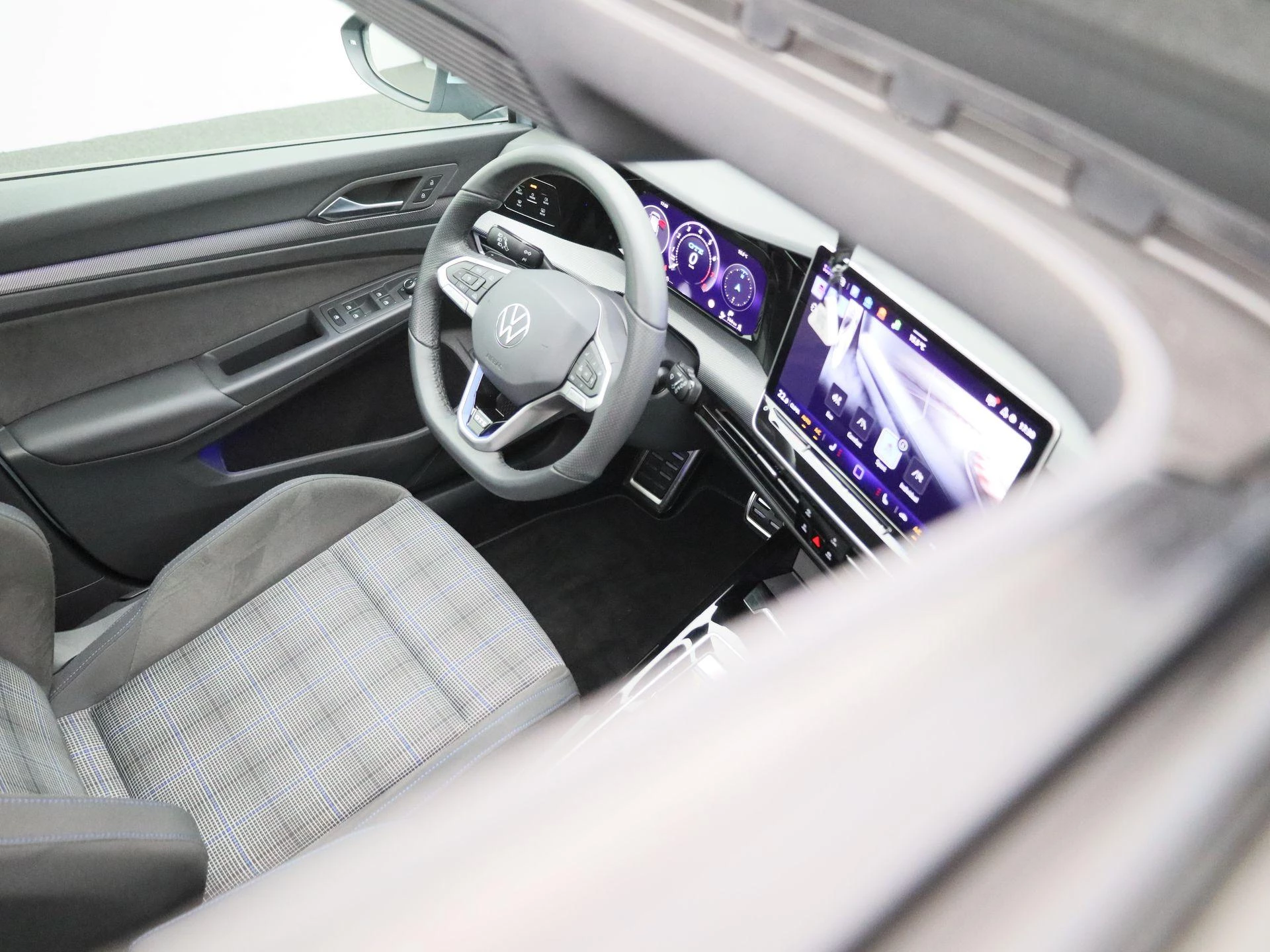 Volkswagen-Golf-image-34