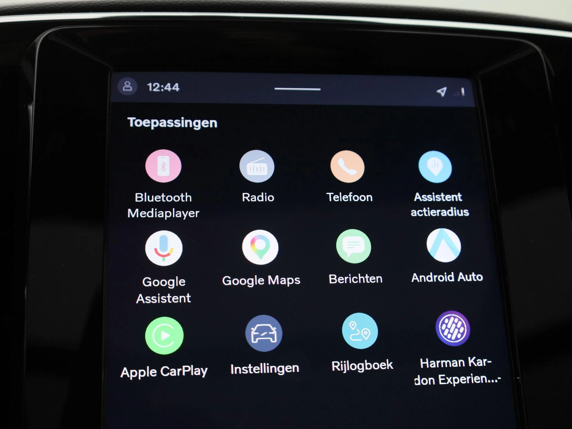 Volvo-XC40-image-20