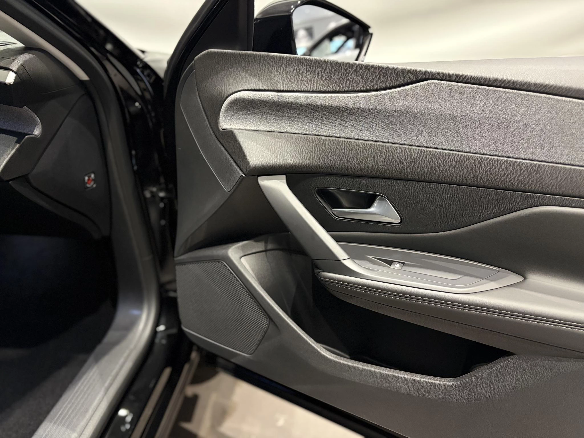 Peugeot-408-image-18