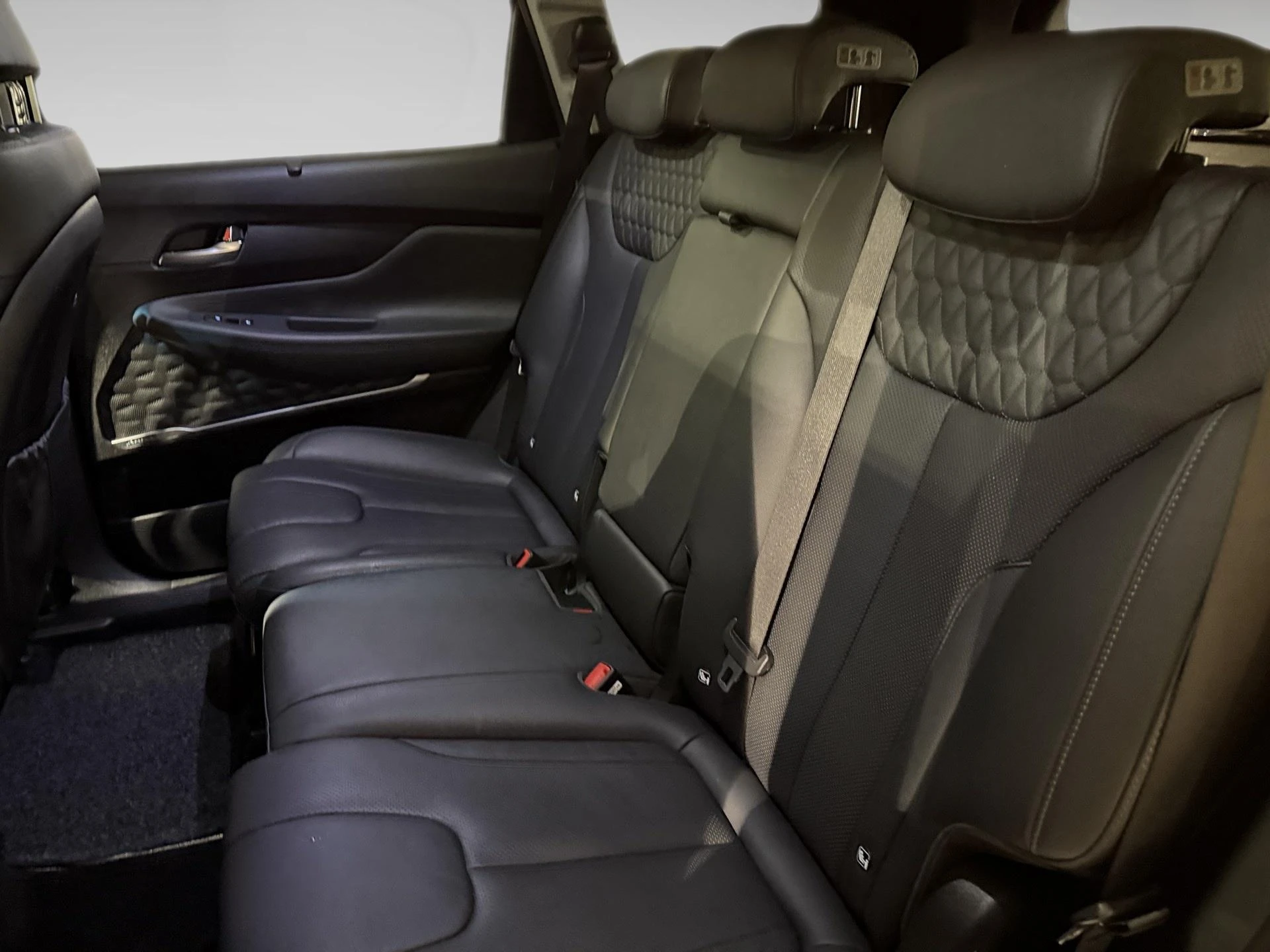 Hyundai-Santa Fe-image-10