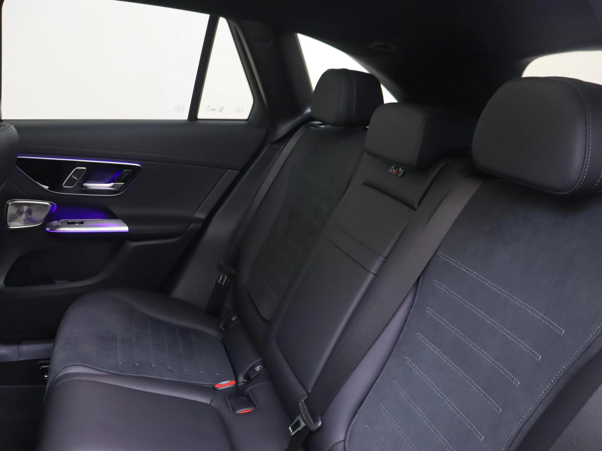 Mercedes-Benz-GLC-image-15