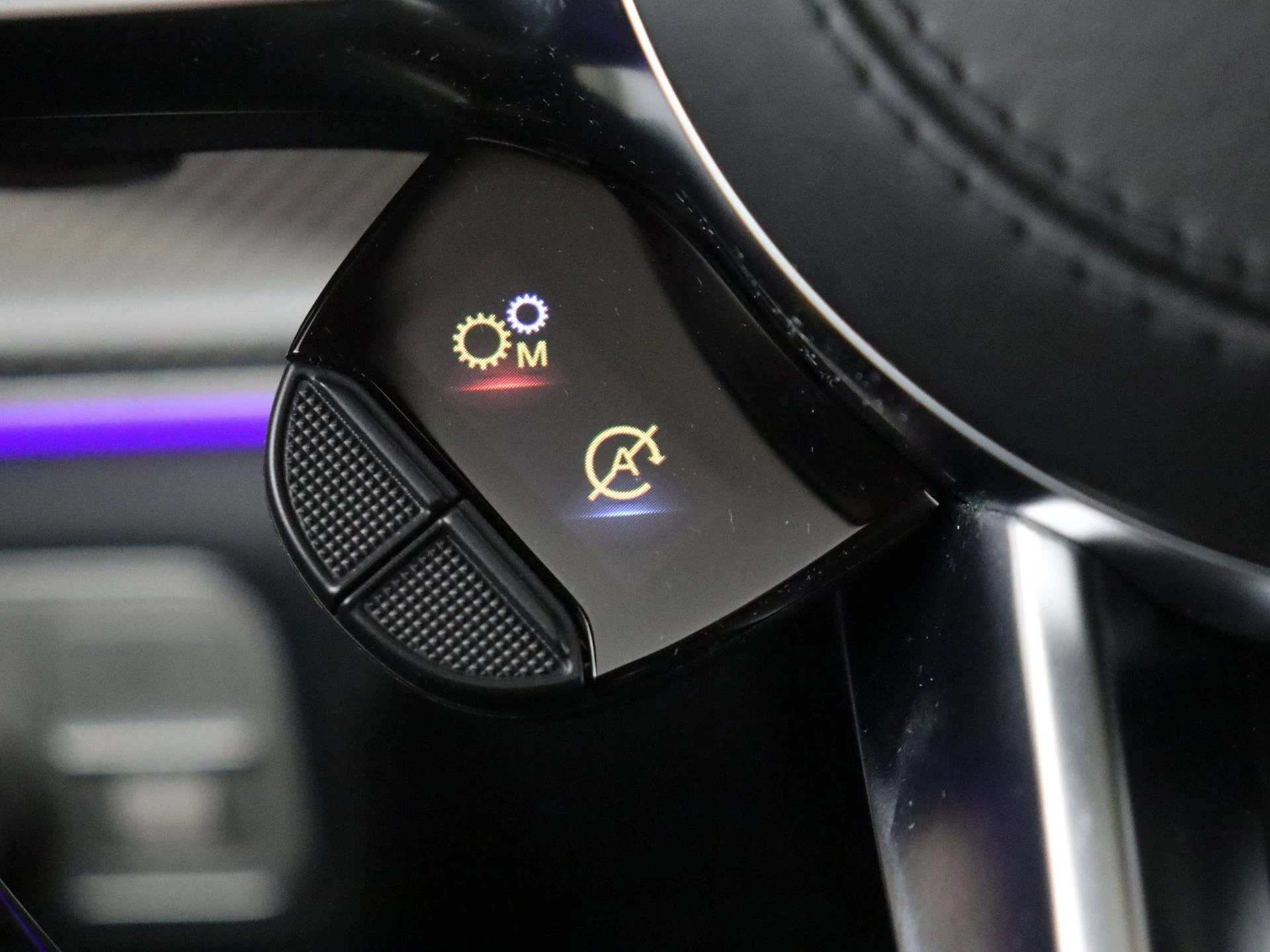 Mercedes-Benz-GLE-image-21