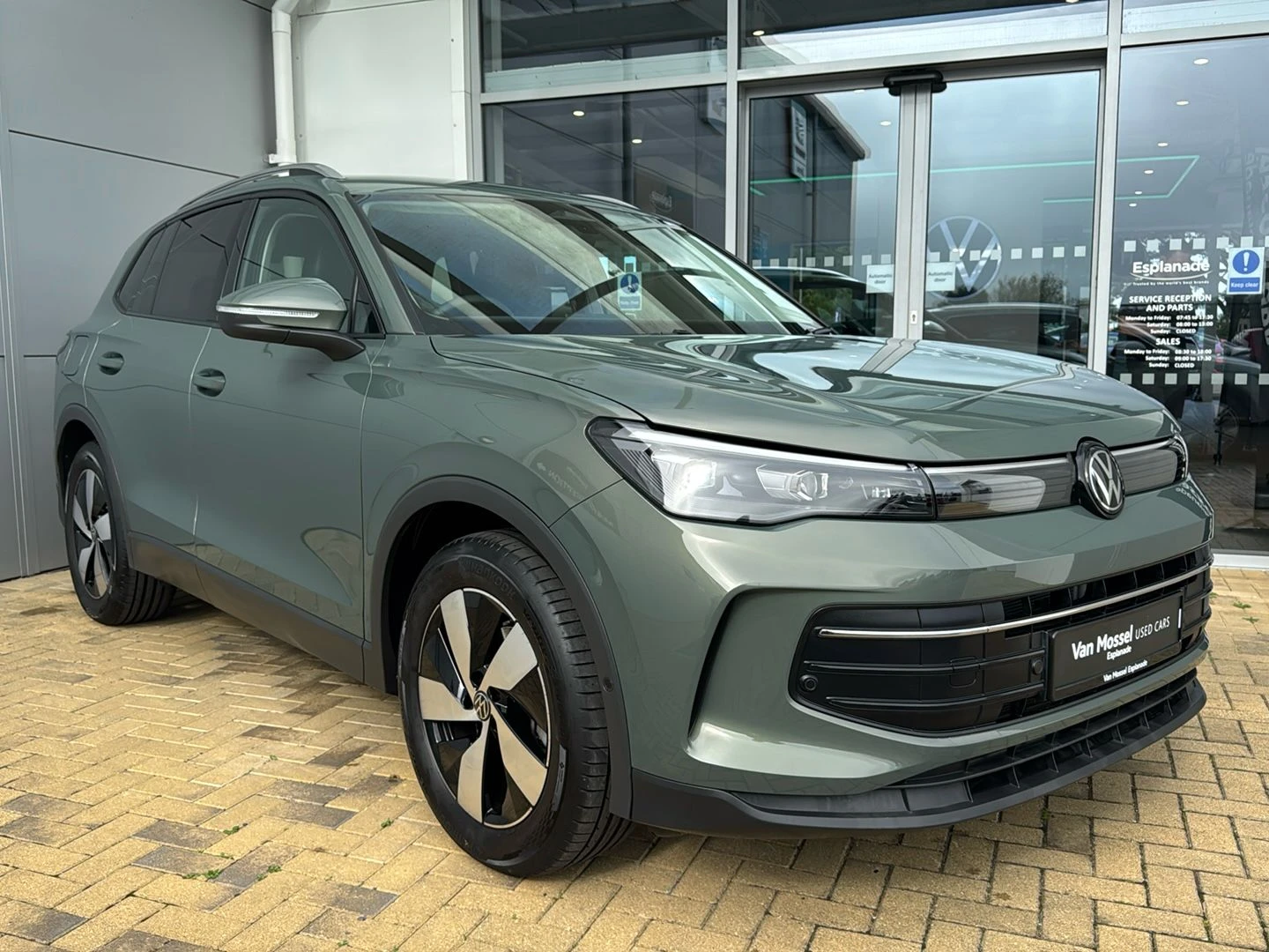 Volkswagen-Tiguan-image-17