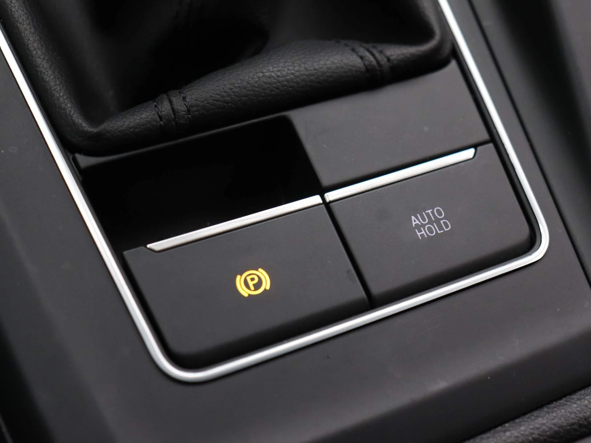 Volkswagen-Golf-image-26