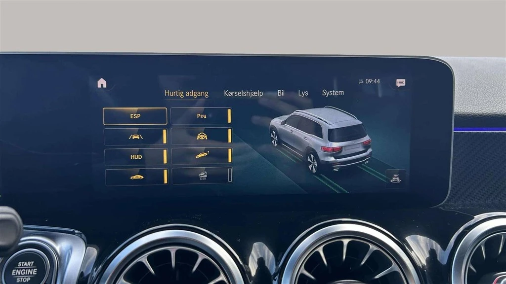 Mercedes-Benz-GLB-image-19