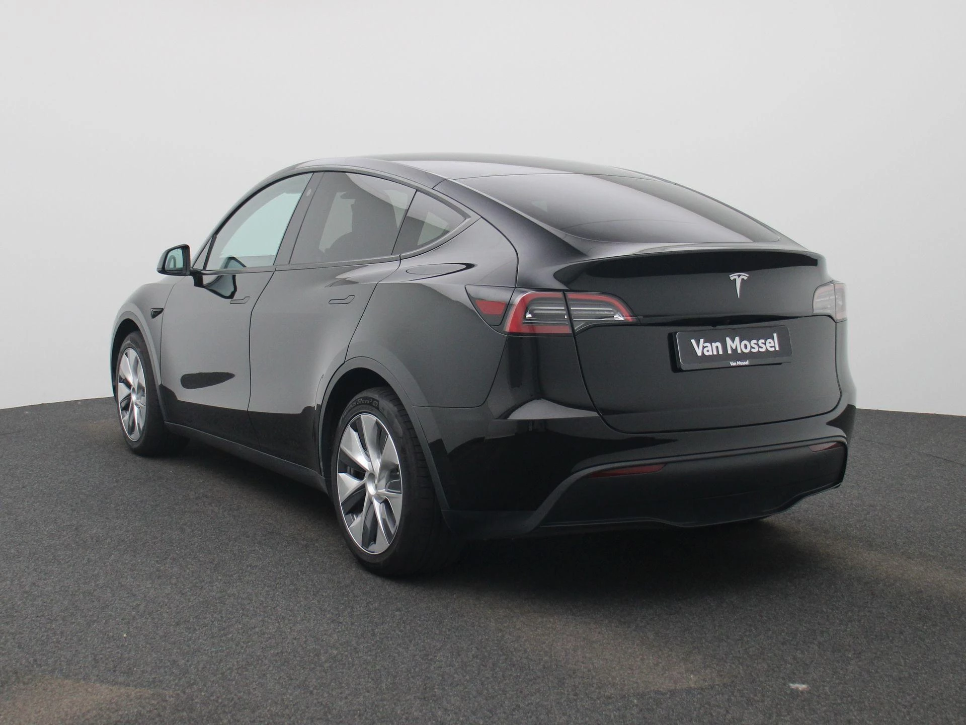 Tesla Model Y RWD