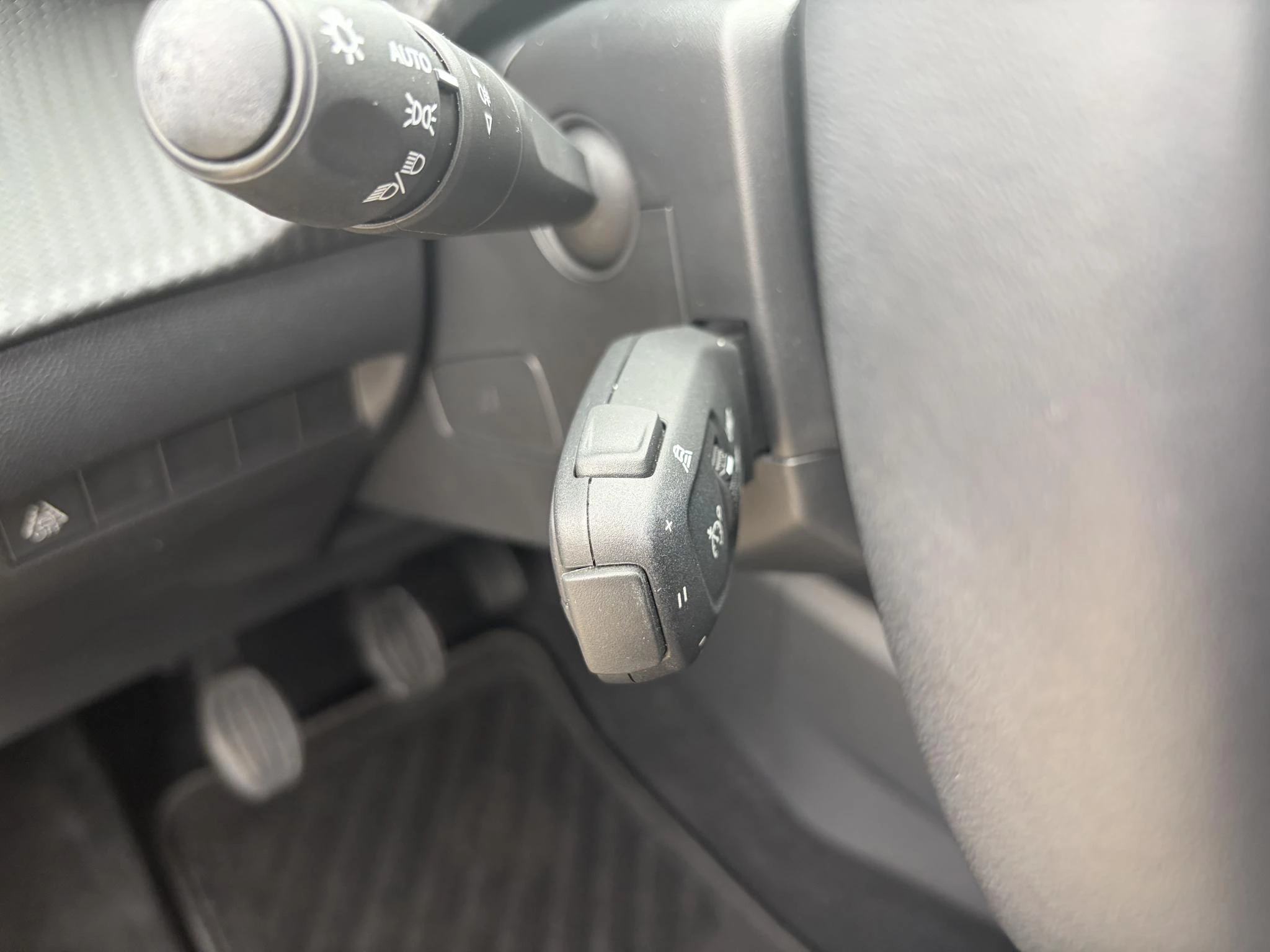 Peugeot-208-image-17