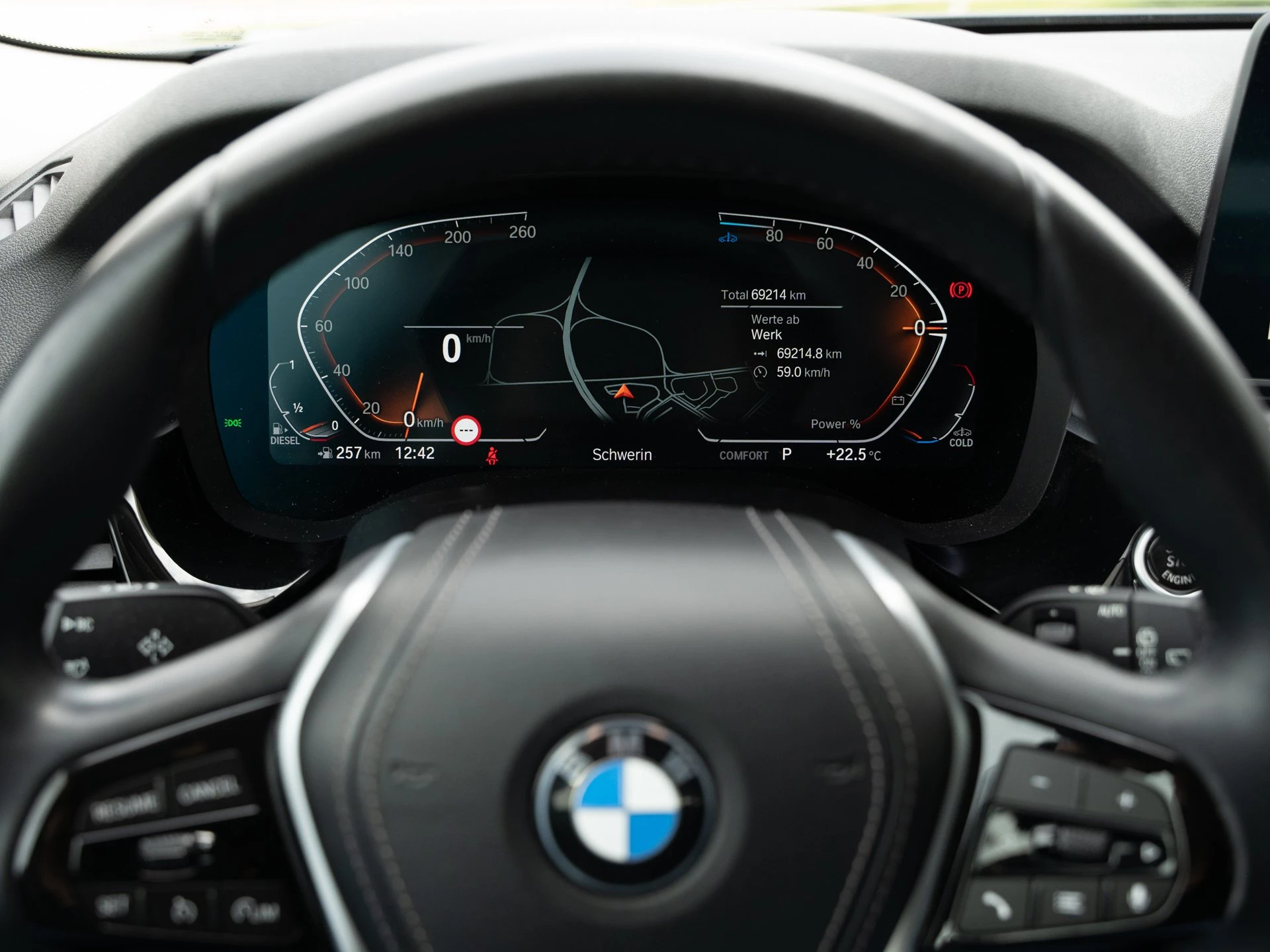 BMW 5er Reihe 520d touring.Laser AHK HUD