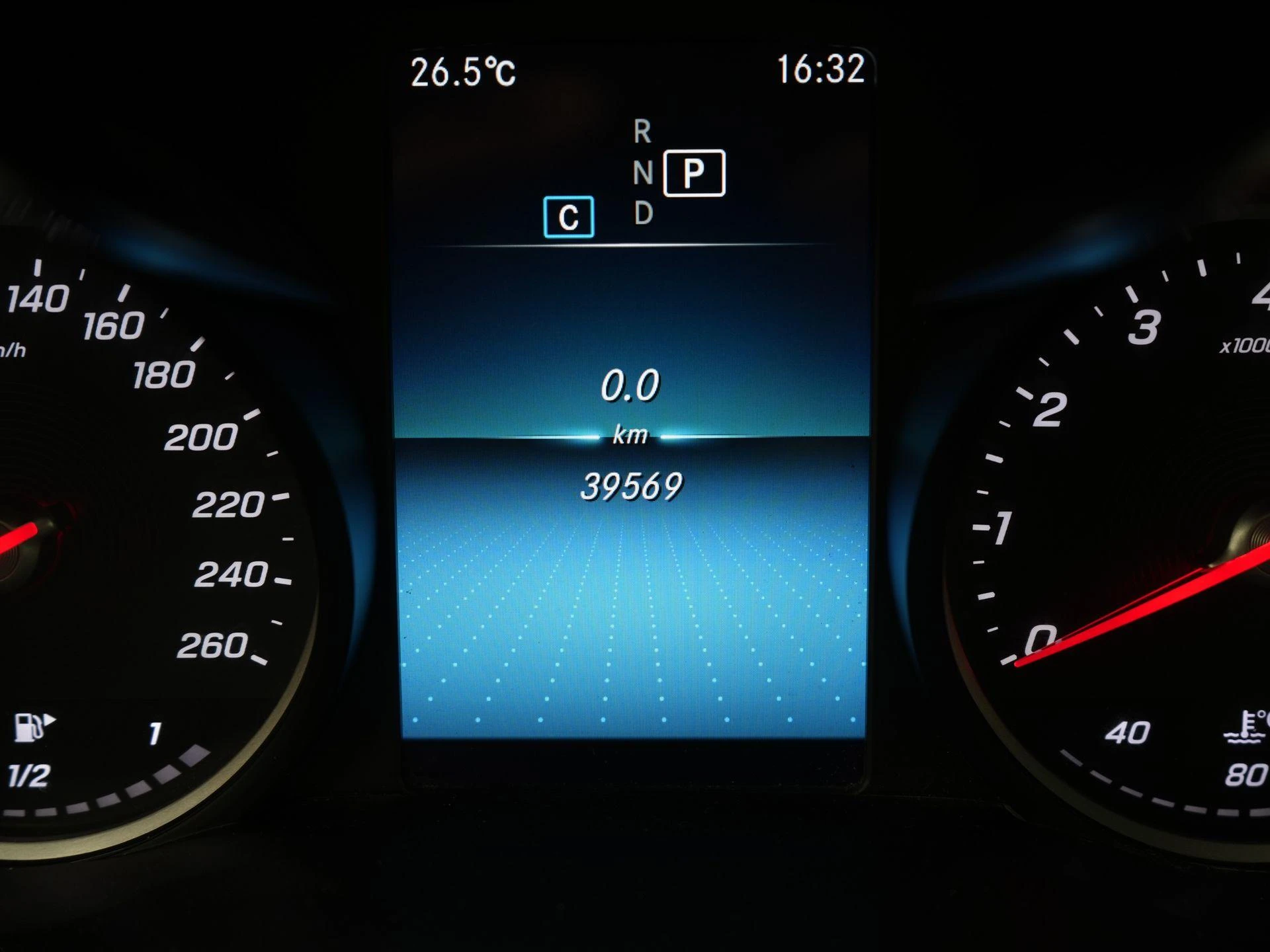 Mercedes-Benz-C-Klasse-image-33