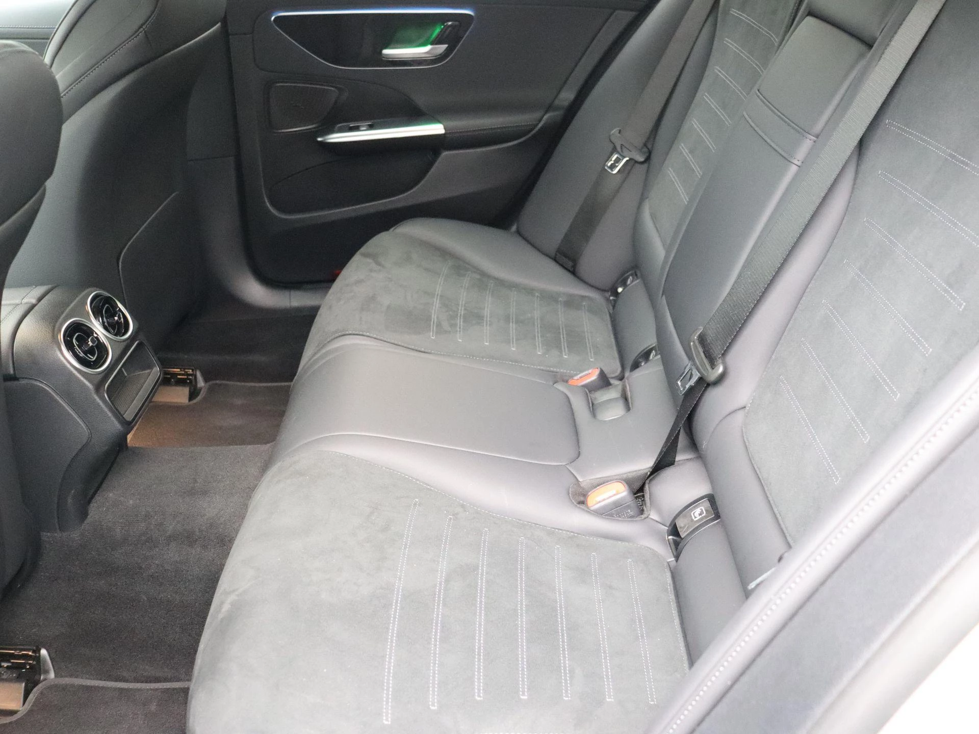 Mercedes-Benz Classe C 300 e AMG Line + TREKHAAK + NIGHTPAKKET + CARPLAY +