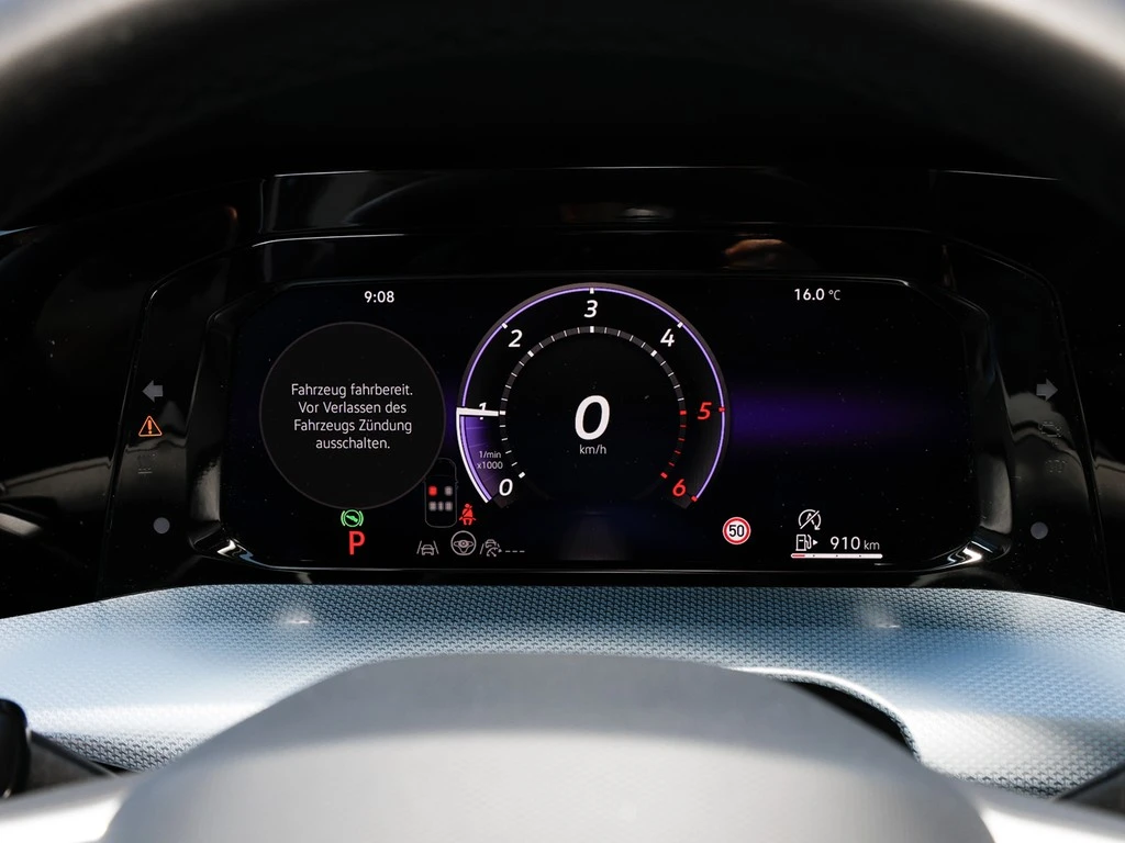 Volkswagen-Golf-image-13