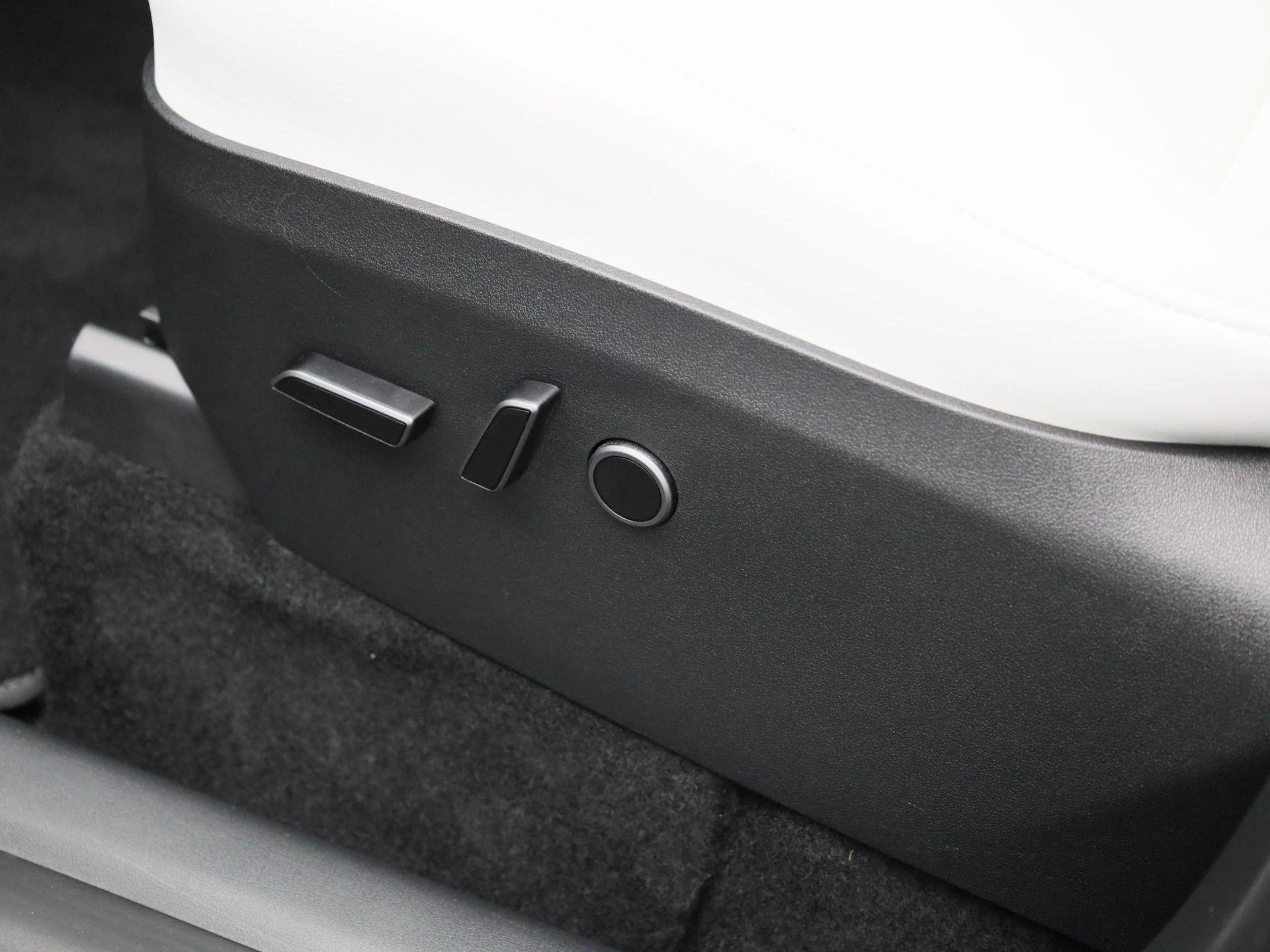 Tesla-Model Y-image-32