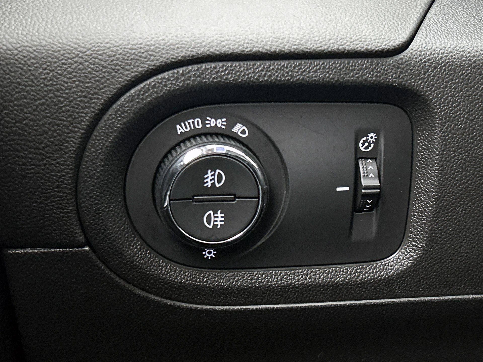 Opel-Grandland X-image-22