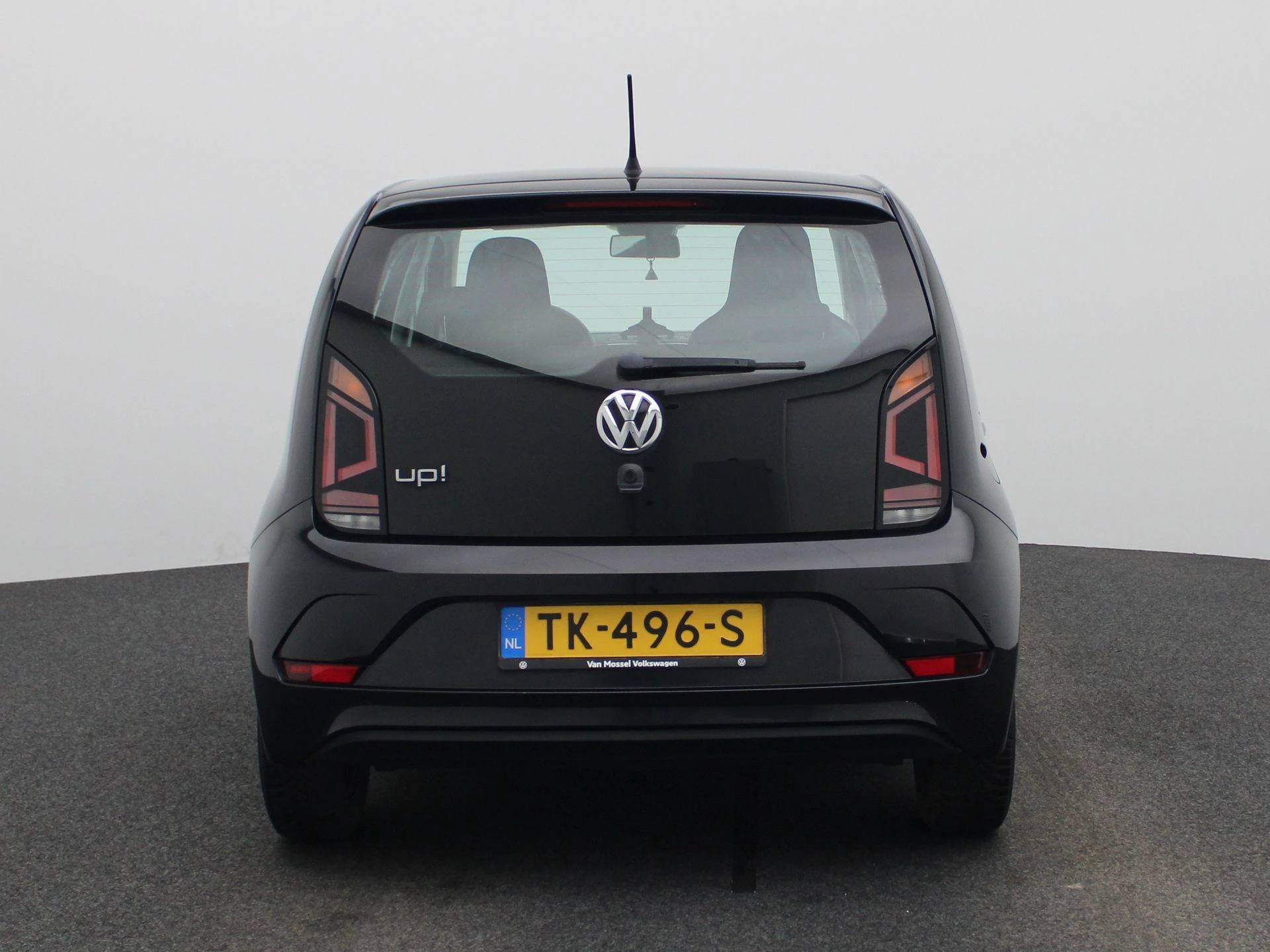 Volkswagen-up!-image-4