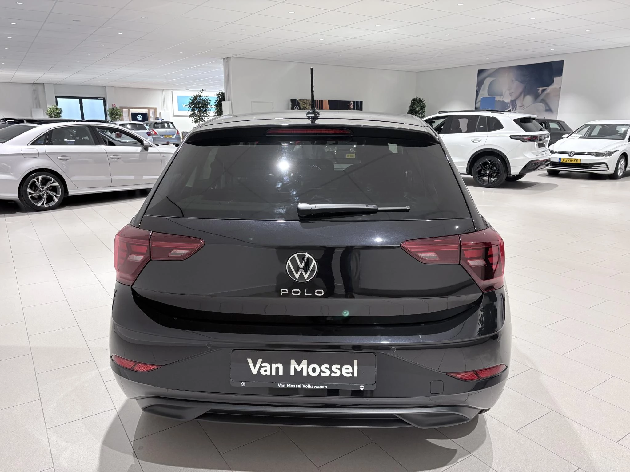 Volkswagen-Polo-image-5