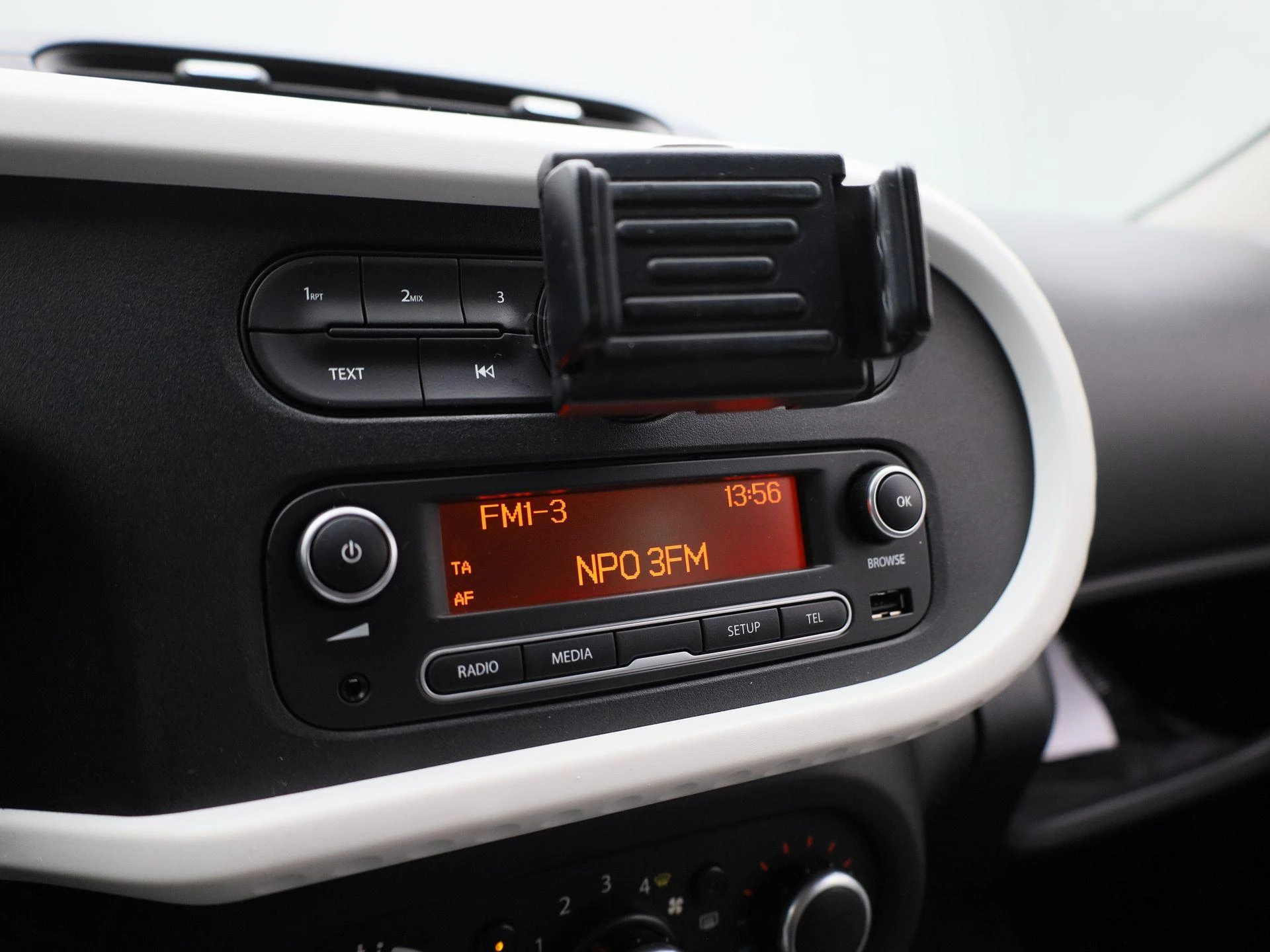 Renault-Twingo-image-22