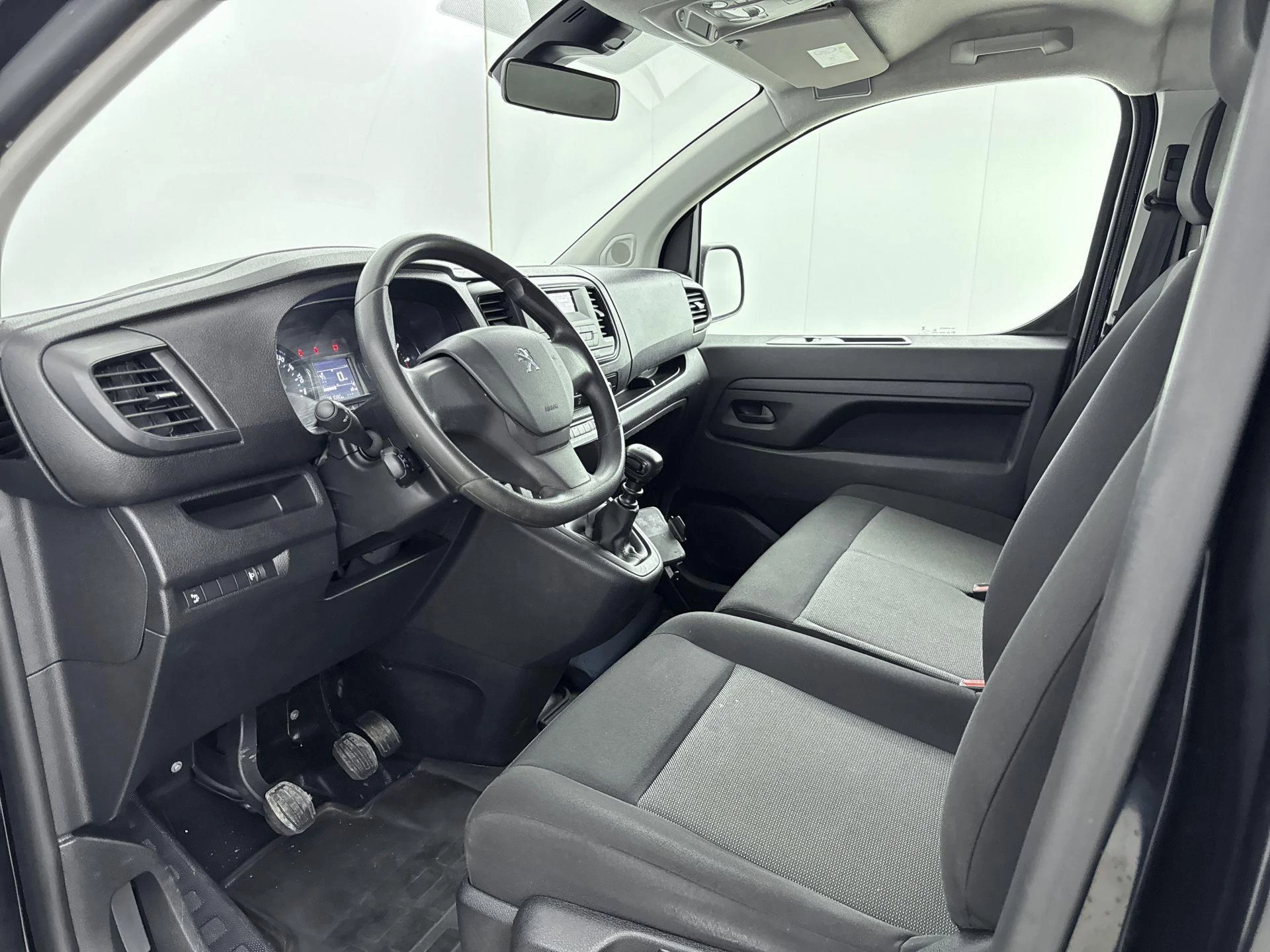 Peugeot-Expert-image-9