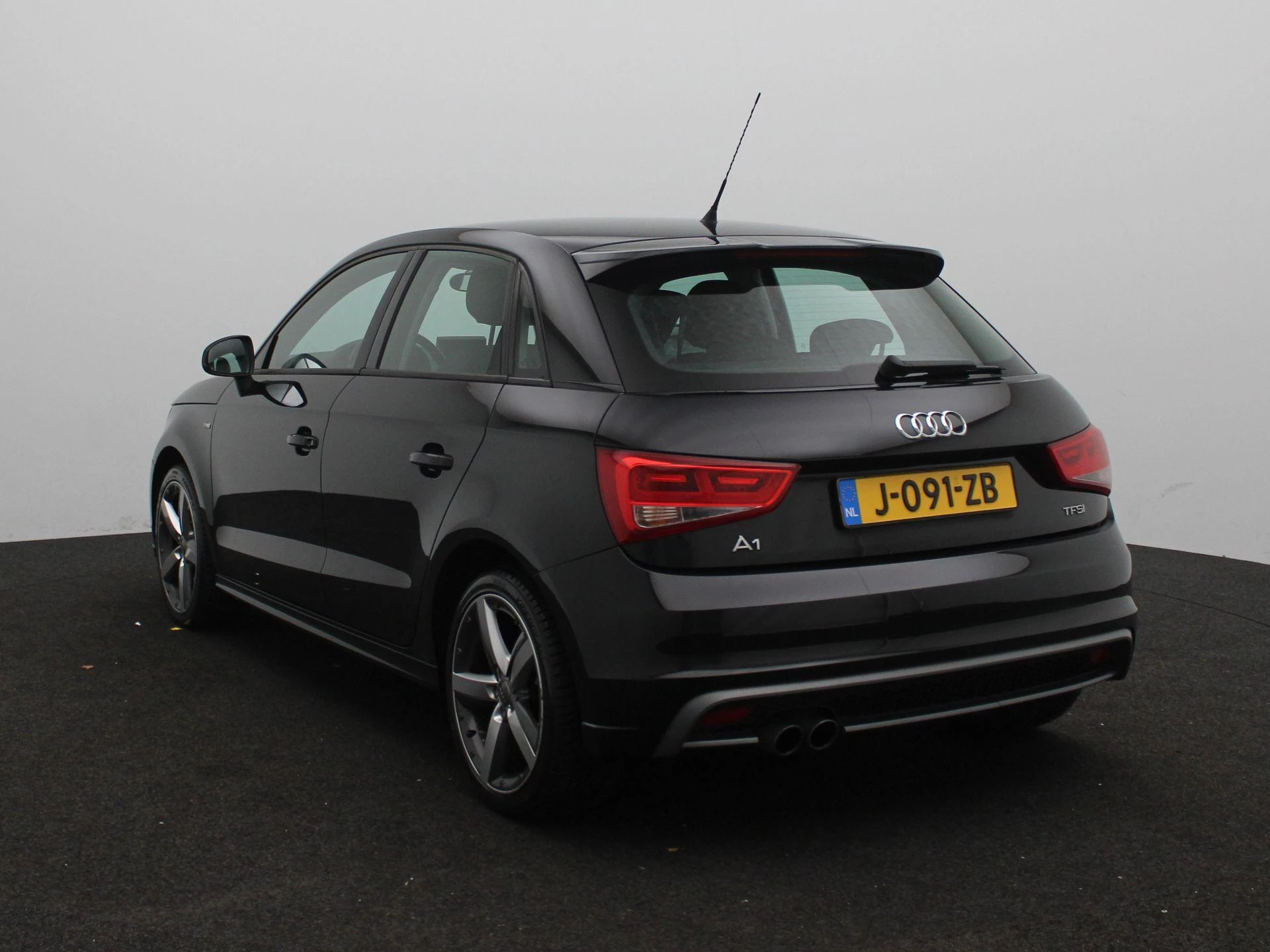 Audi-A1 Sportback-image-2