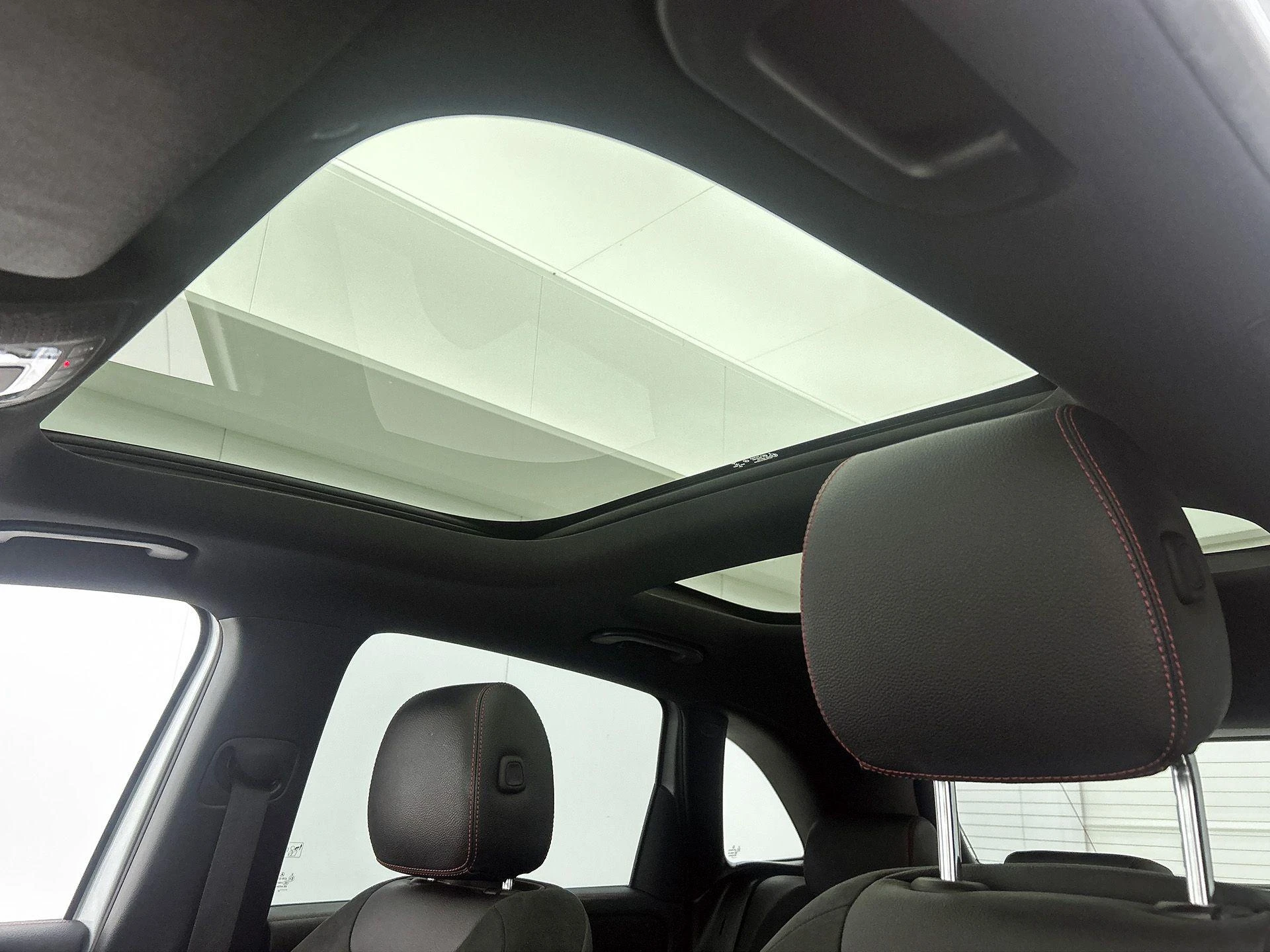 Mercedes-Benz-B-Klasse-image-38