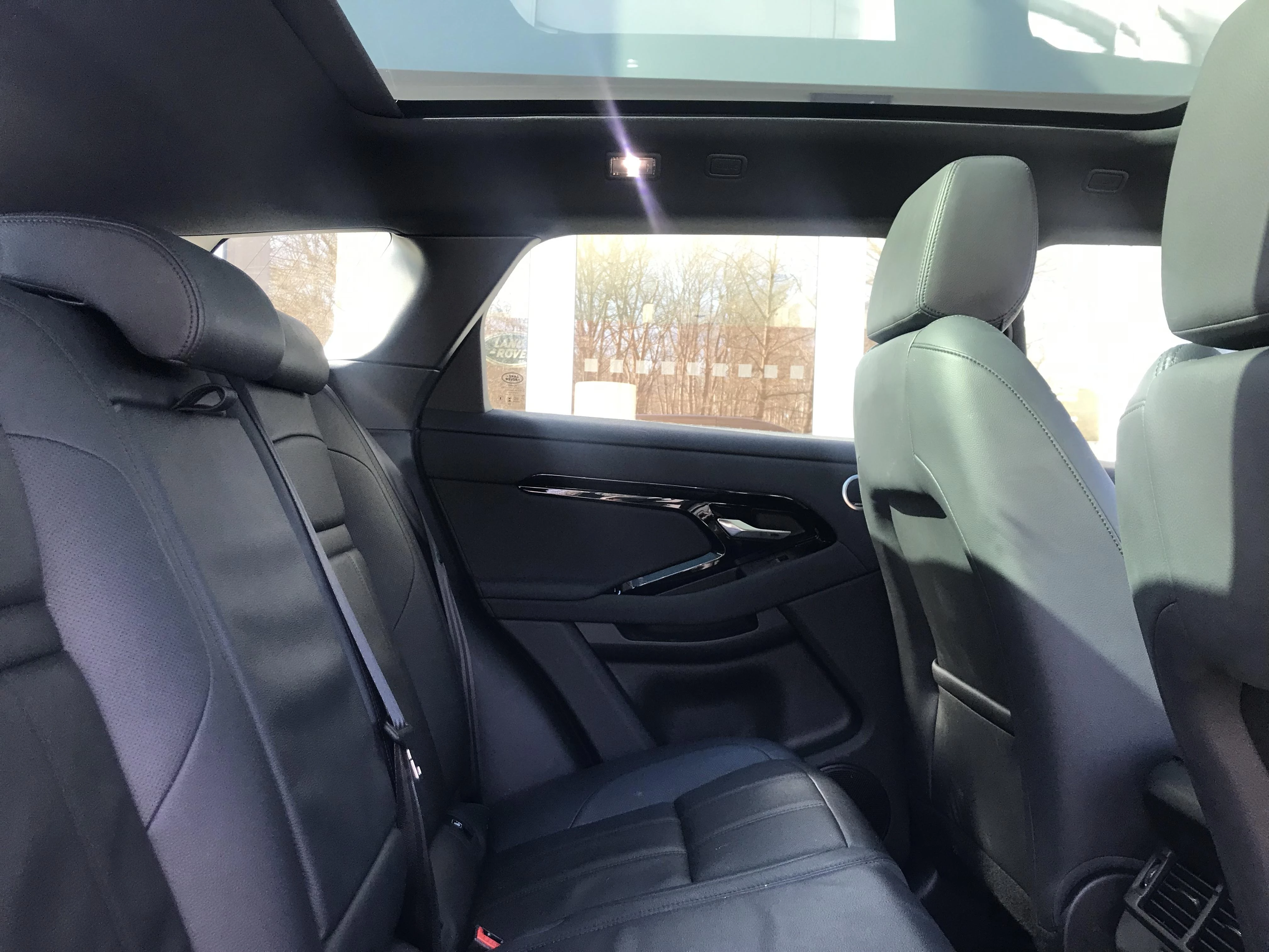 Land Rover-Range Rover Evoque-image-4