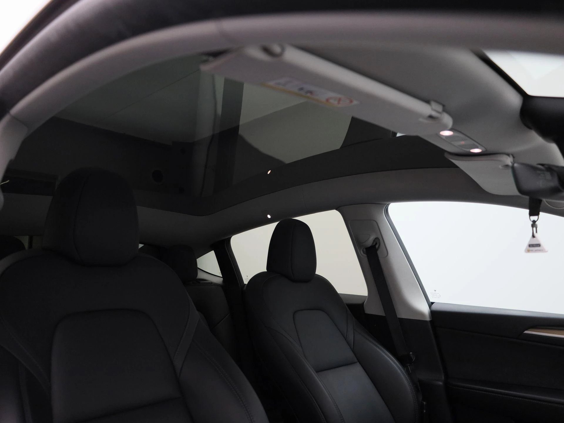 Tesla-Model Y-image-37