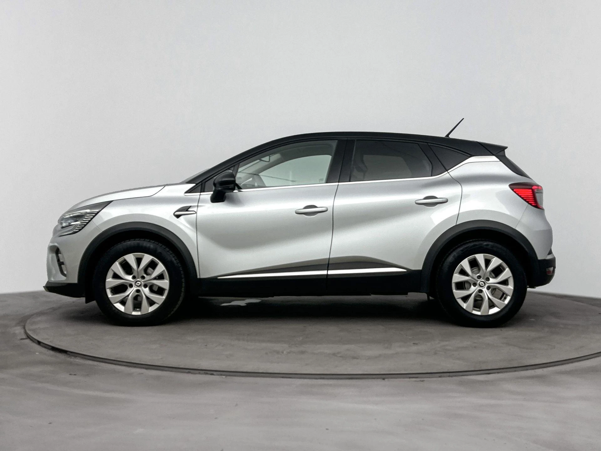 Renault-Captur-image-1