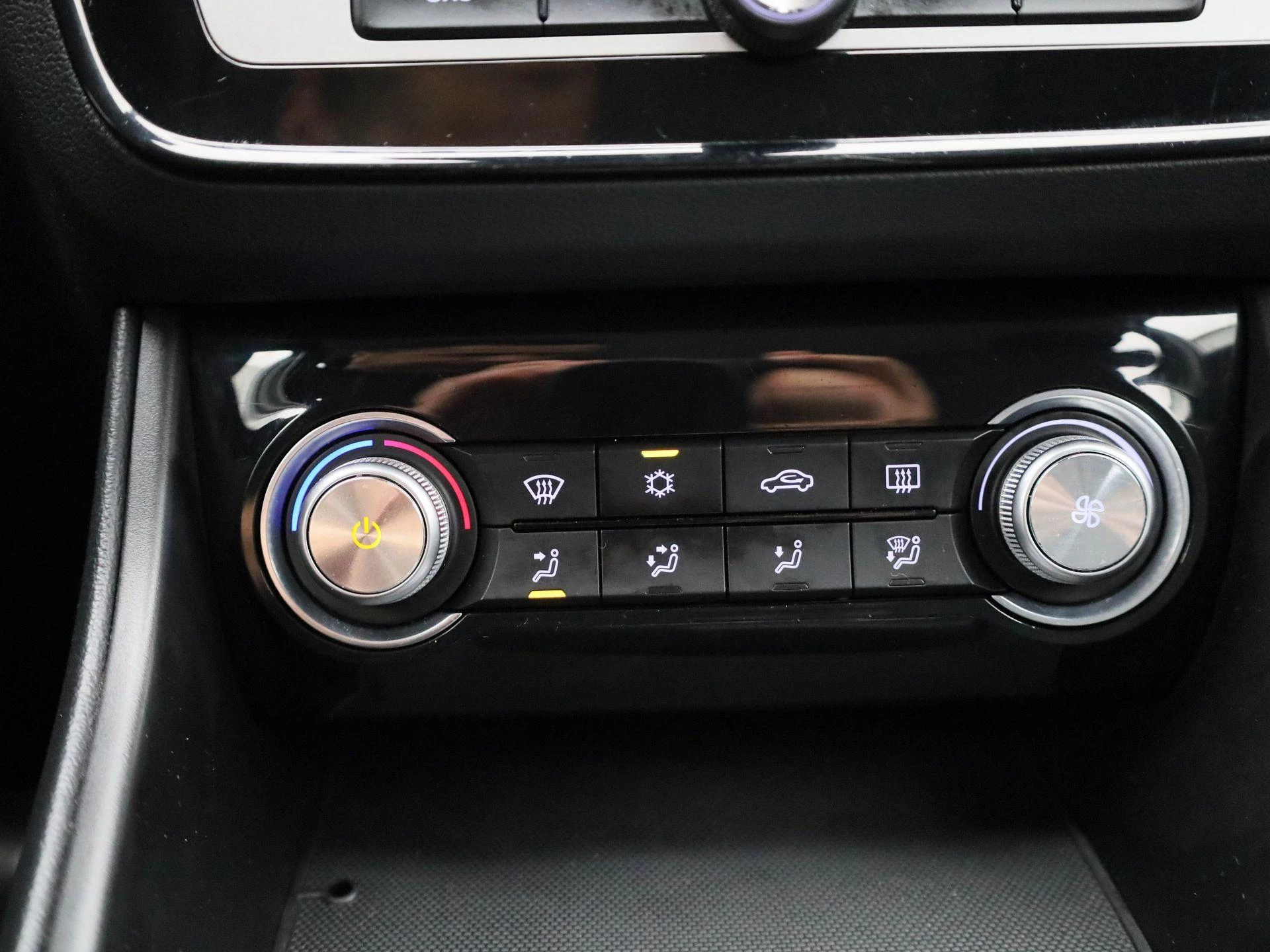 MG-ZS EV-image-16