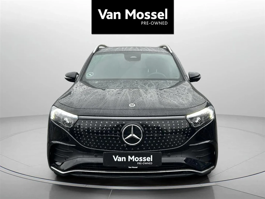 Mercedes-Benz-EQB-image-1